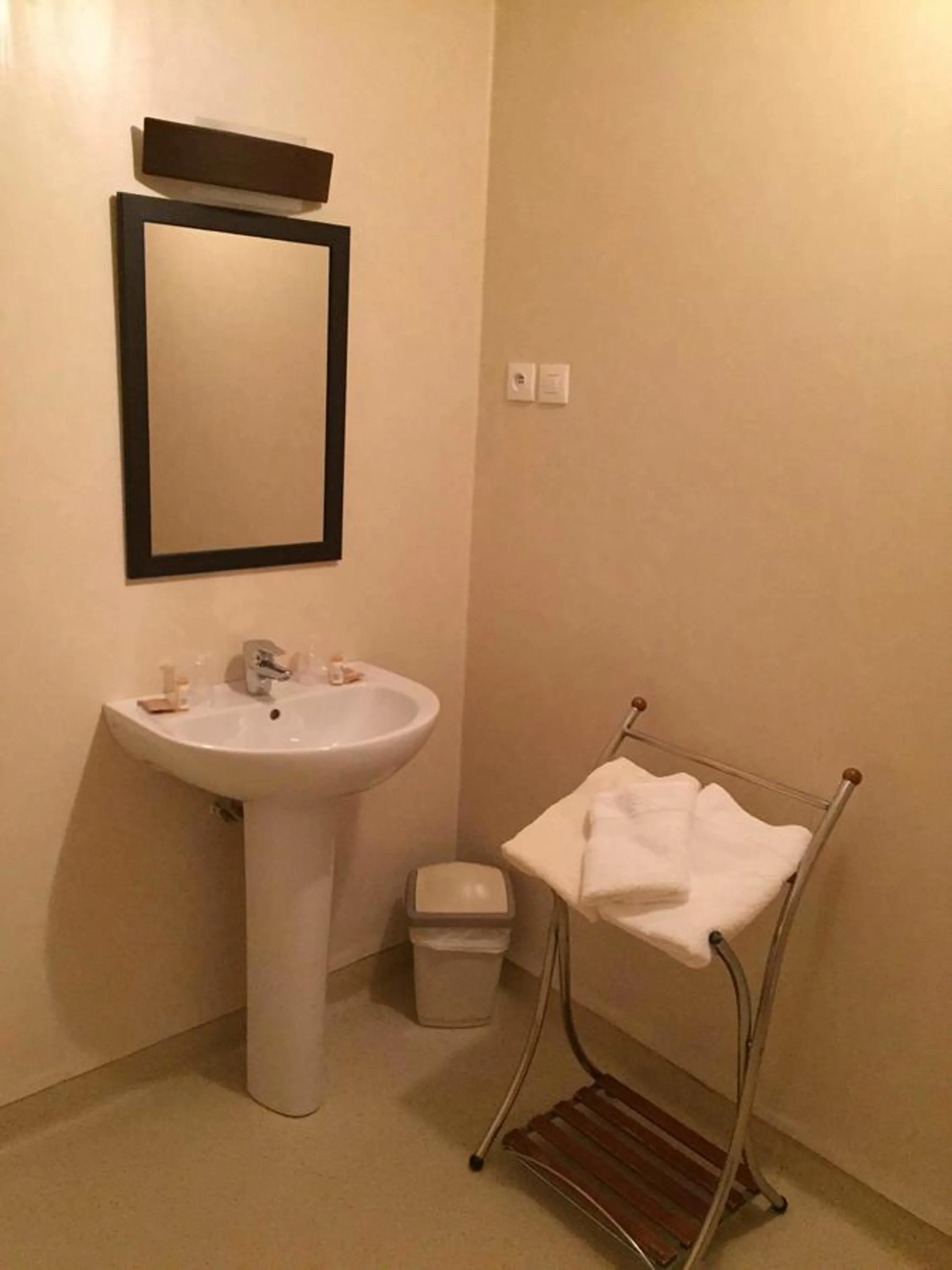 Bathroom in Auberge Les Olivades