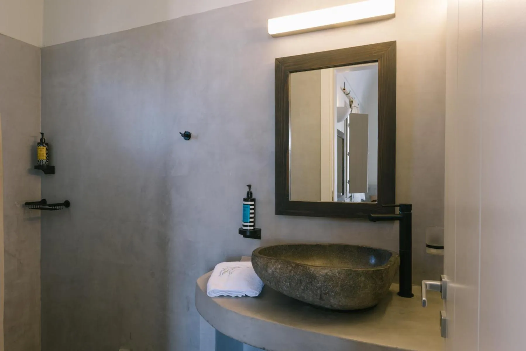 Bathroom in Grand View - Megalochori Santorini