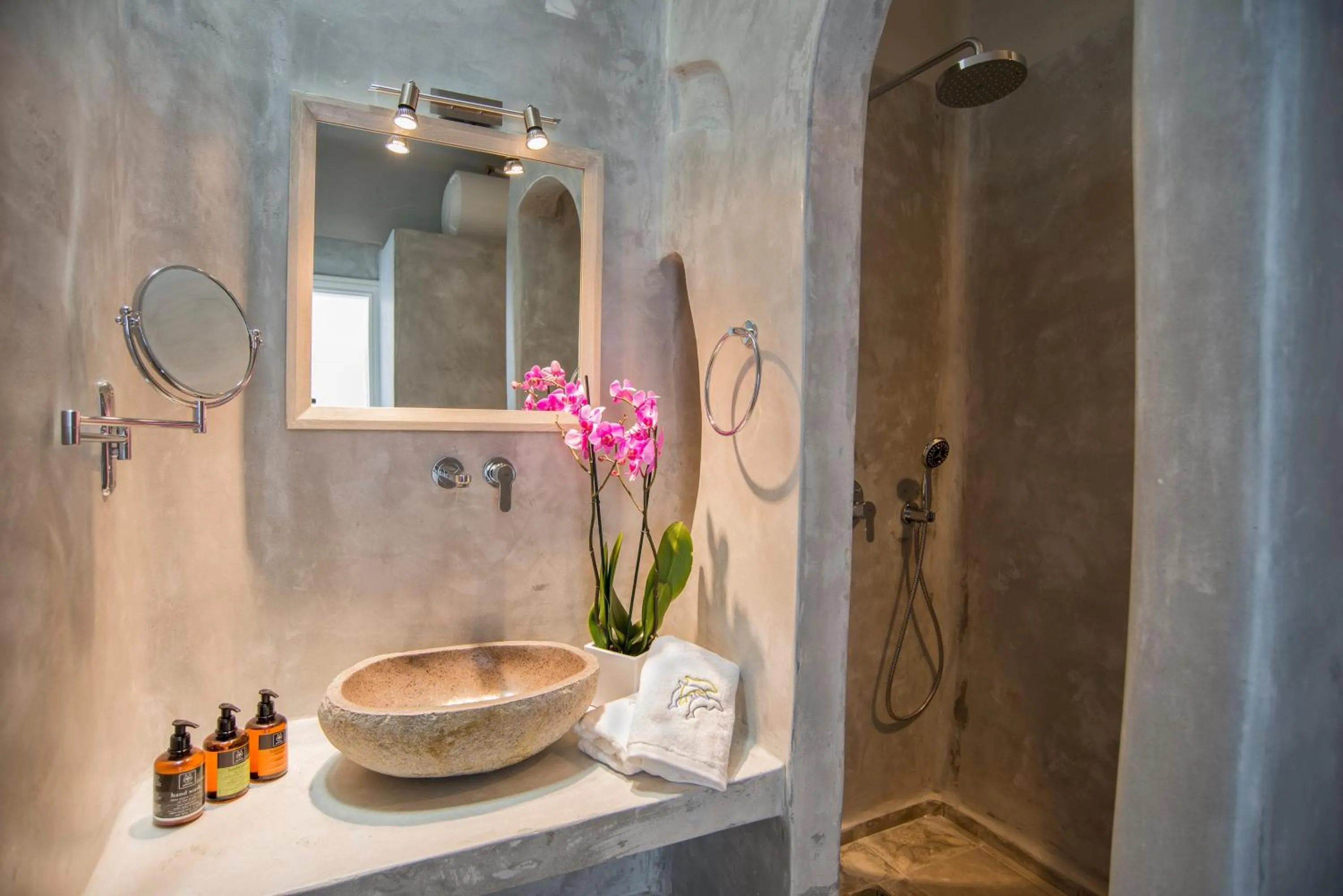 Bathroom in Grand View - Megalochori Santorini