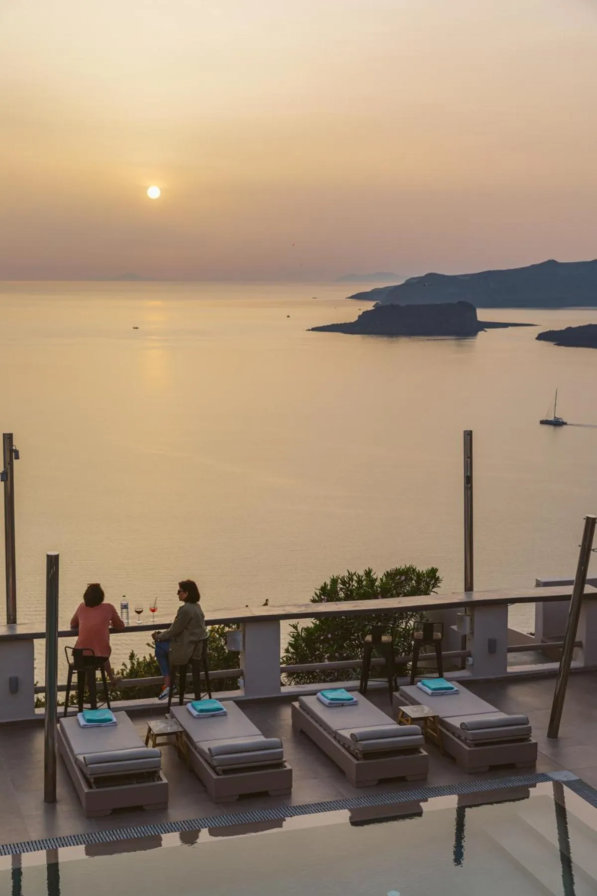 Swimming pool in Grand View - Megalochori Santorini
