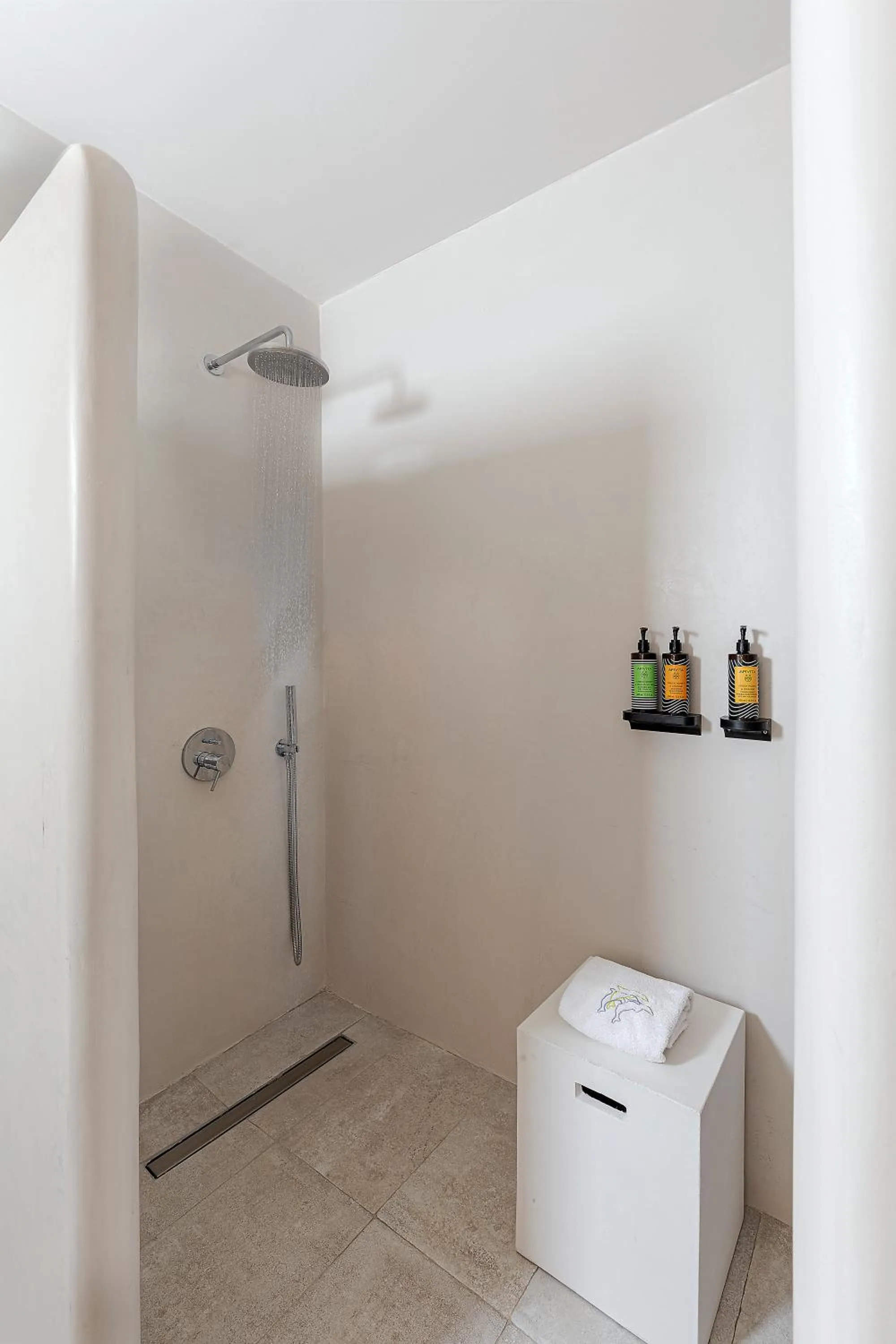 Bathroom in Grand View - Megalochori Santorini