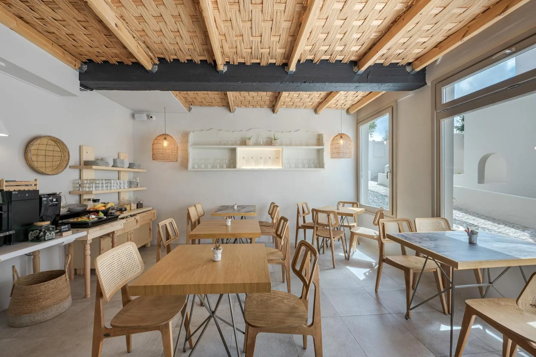 Breakfast in Grand View - Megalochori Santorini