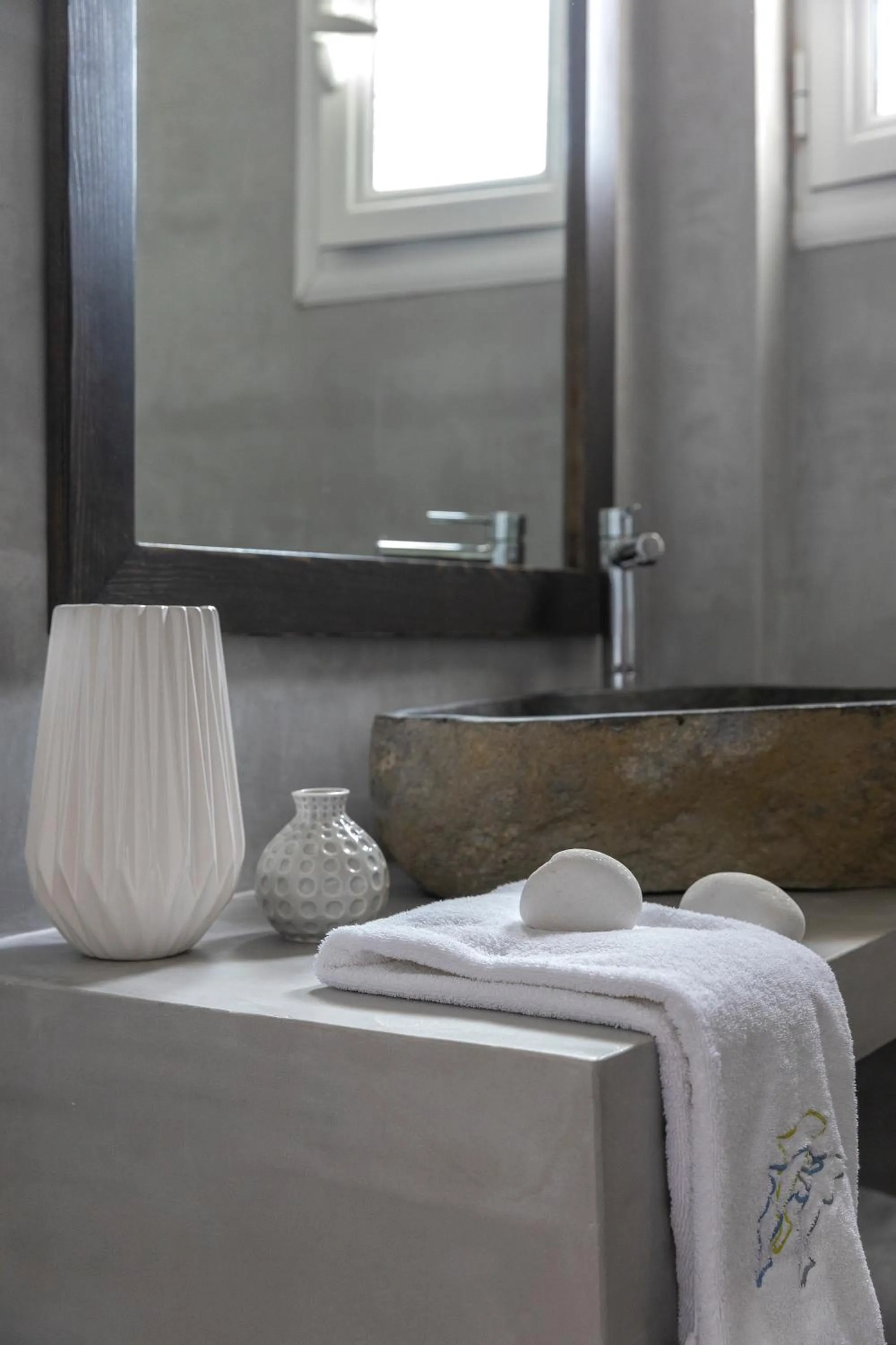 Bathroom, Bed in Grand View - Megalochori Santorini