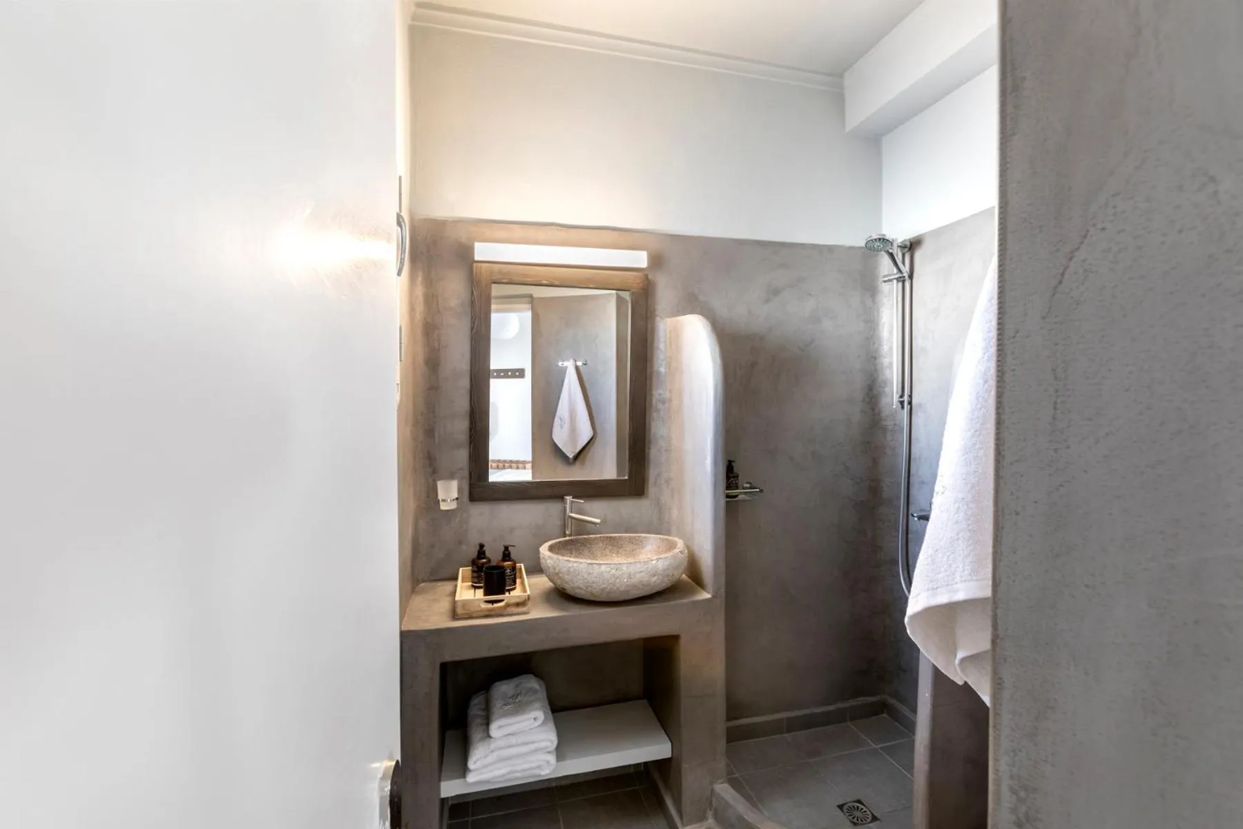 Bathroom in Grand View - Megalochori Santorini