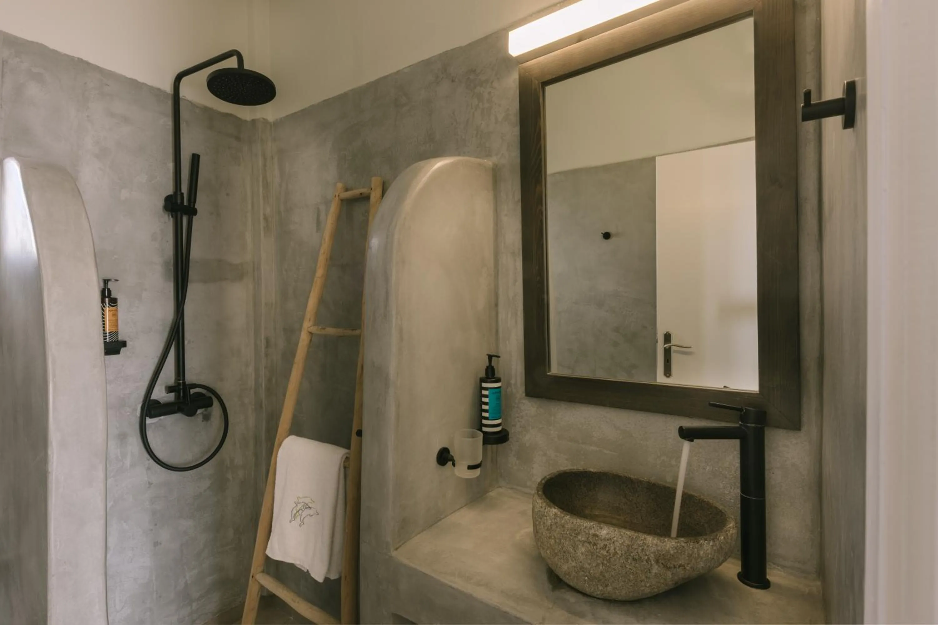 Bathroom in Grand View - Megalochori Santorini