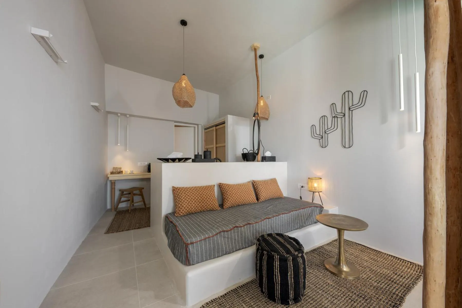 Seating area, Bed in Grand View - Megalochori Santorini