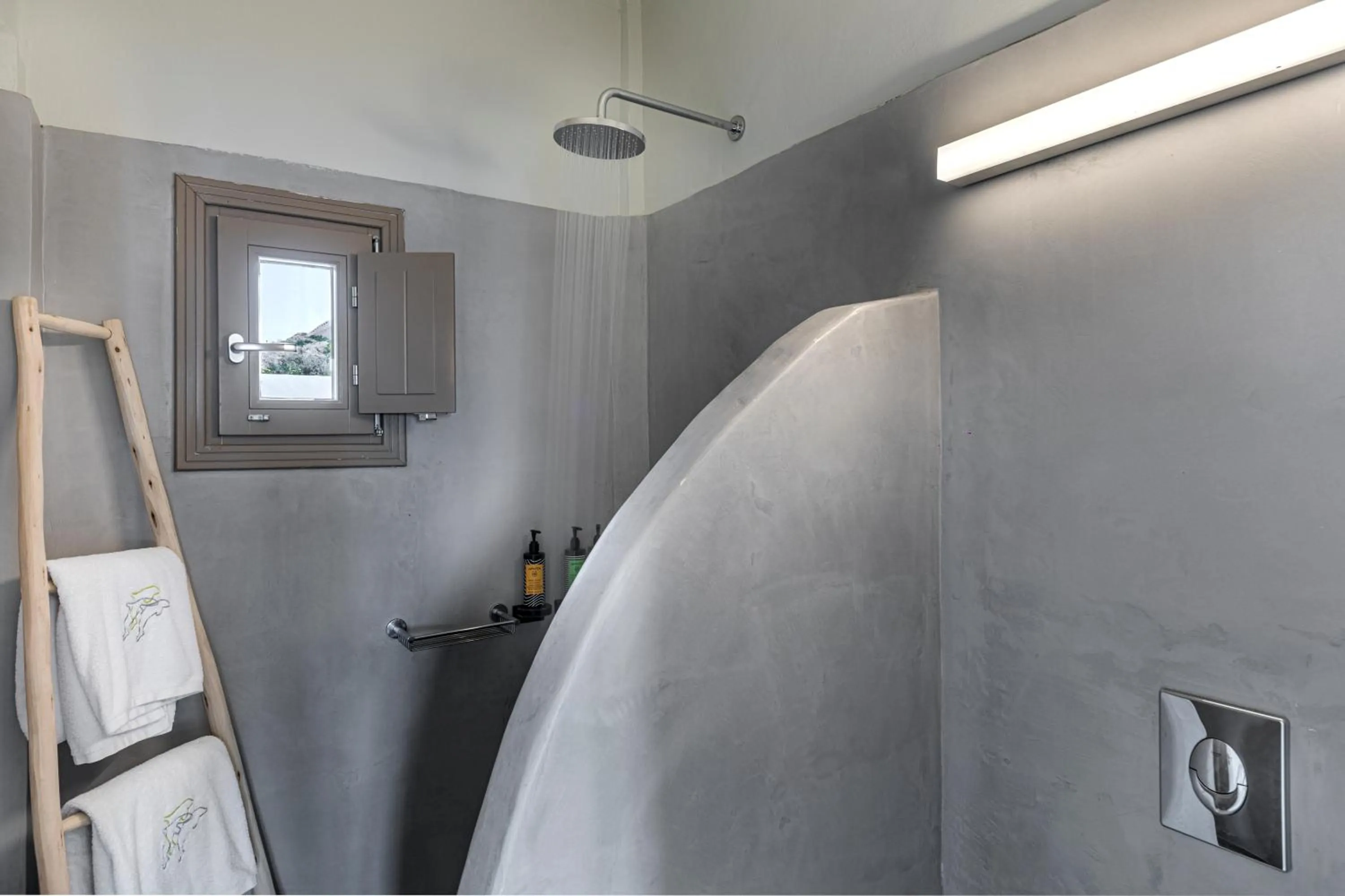 Bathroom in Grand View - Megalochori Santorini