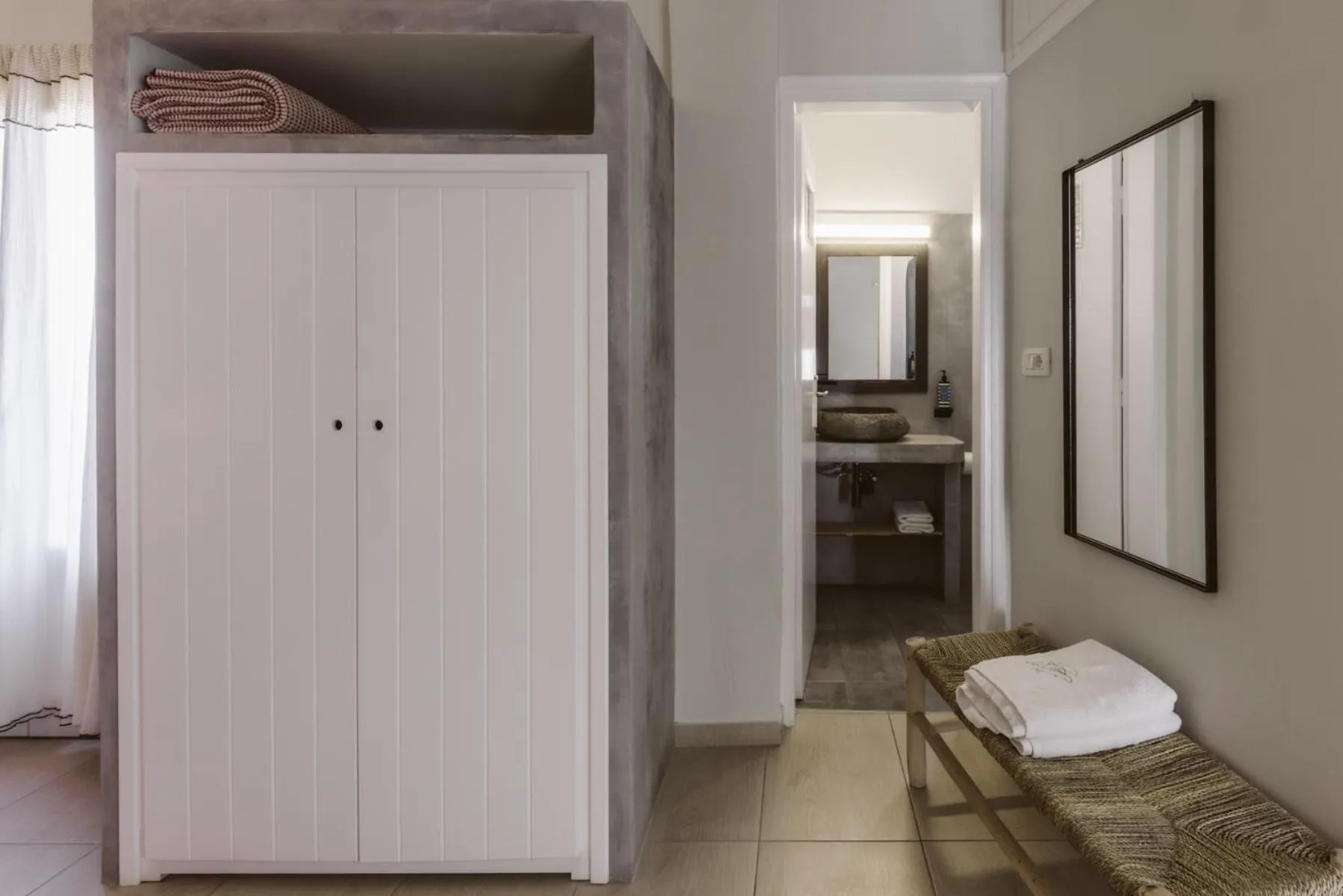 Bathroom, Bed in Grand View - Megalochori Santorini