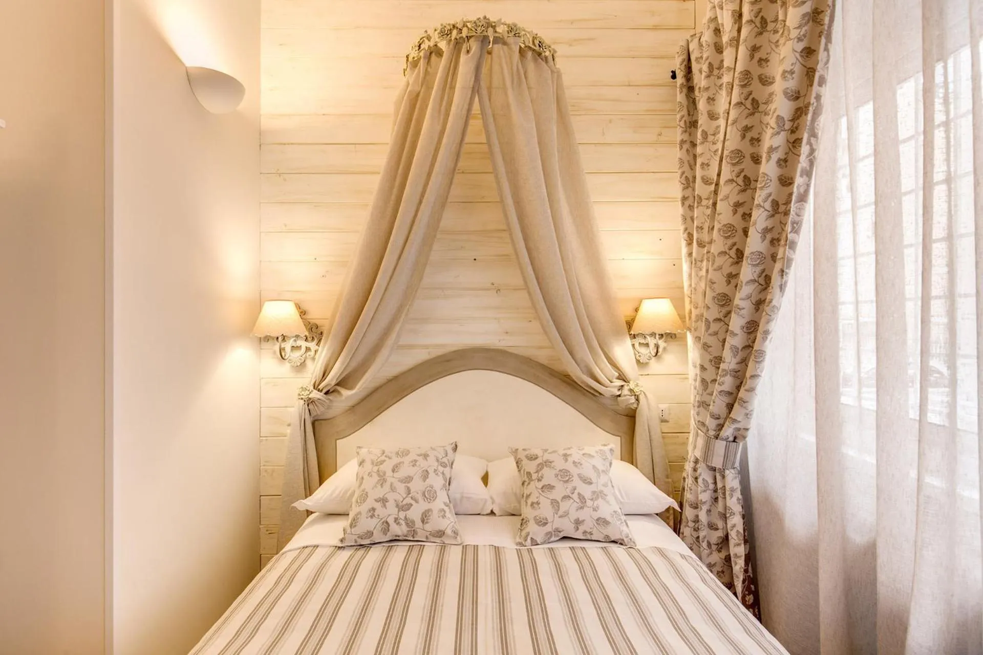 Photo of the whole room, Bed in Casa Mia Vaticano Guest House