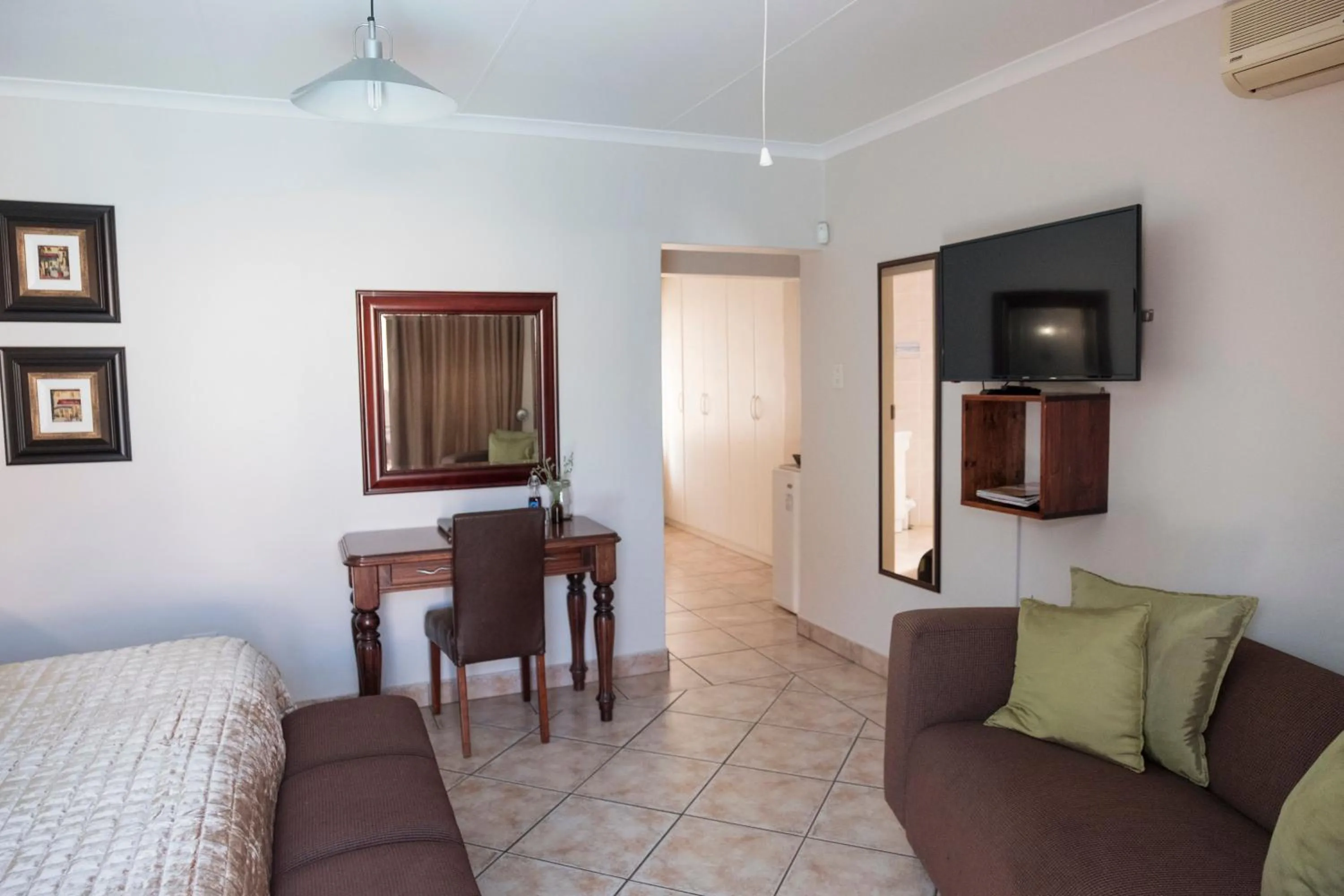 Bedroom in President Lodge