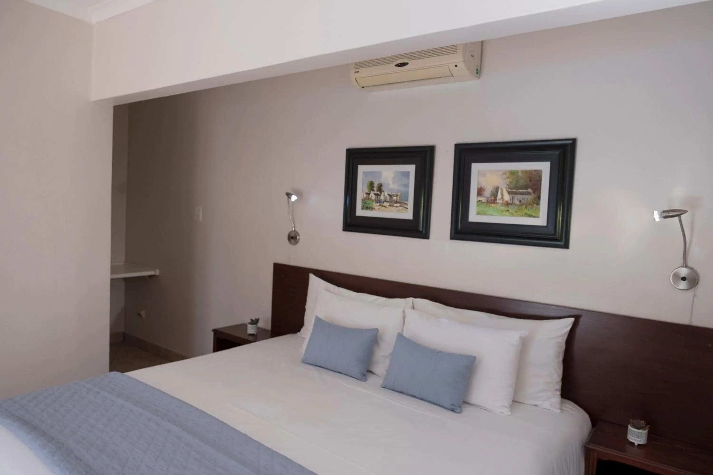 Bedroom, Bed in President Lodge Bedroom, Bed in President Lodge