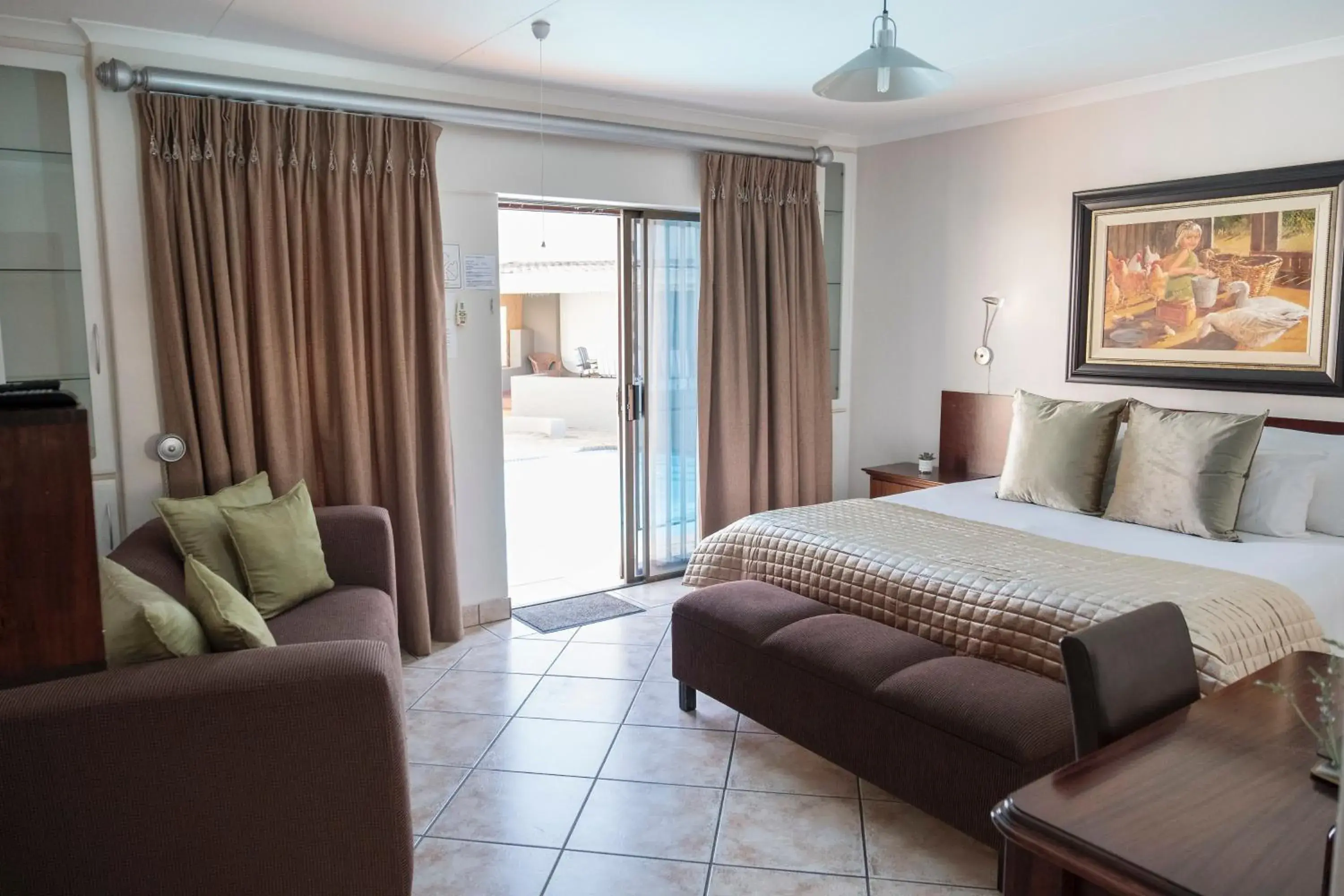 Suite - single occupancy in President Lodge Suite - single occupancy in President Lodge