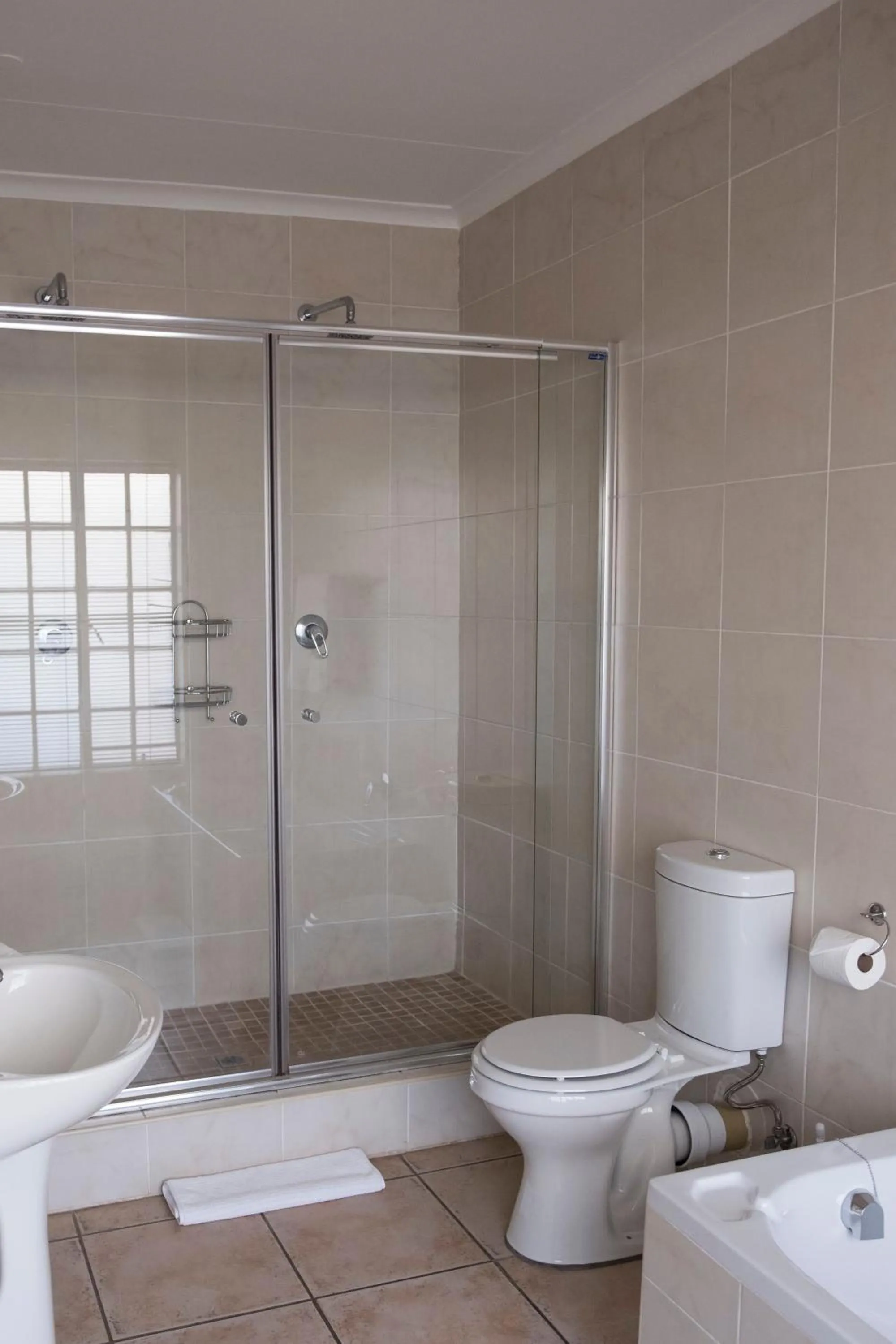 Bathroom in President Lodge