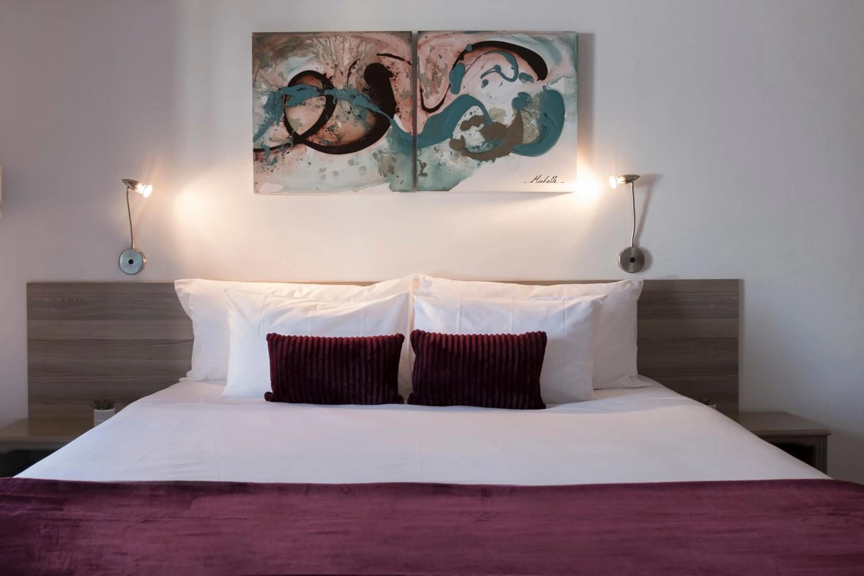 Bedroom, Bed in President Lodge