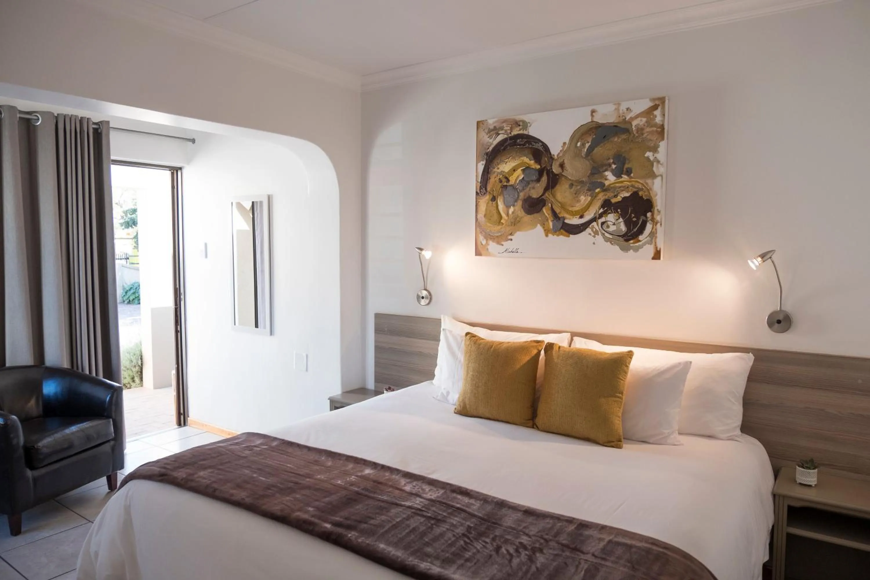 Bedroom, Bed in President Lodge