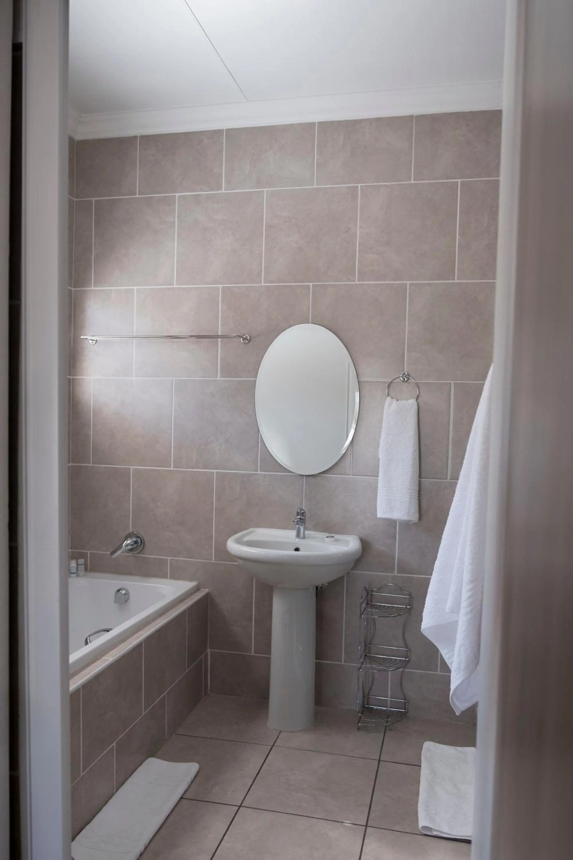 Bathroom in President Lodge