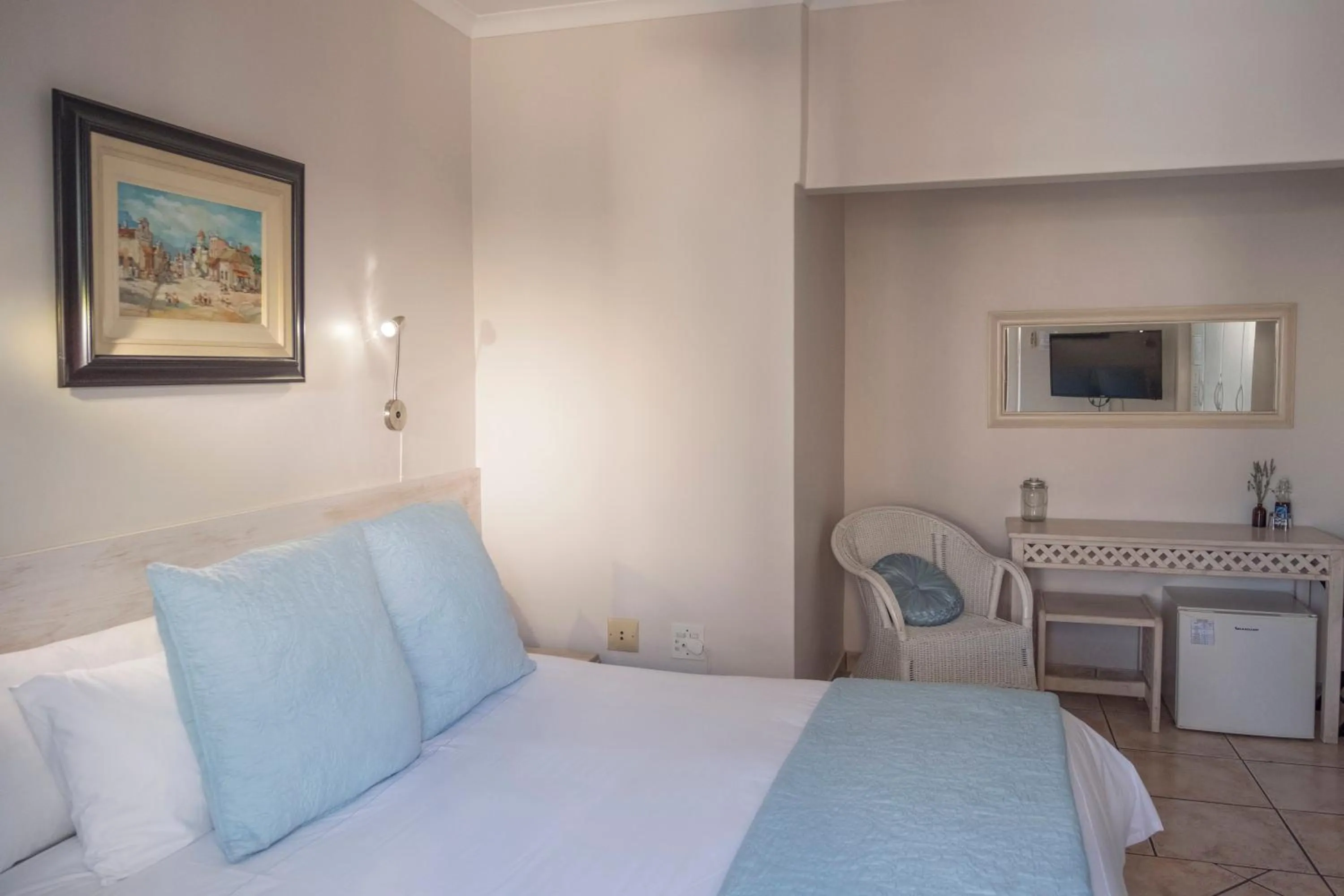 Bedroom, Bed in President Lodge