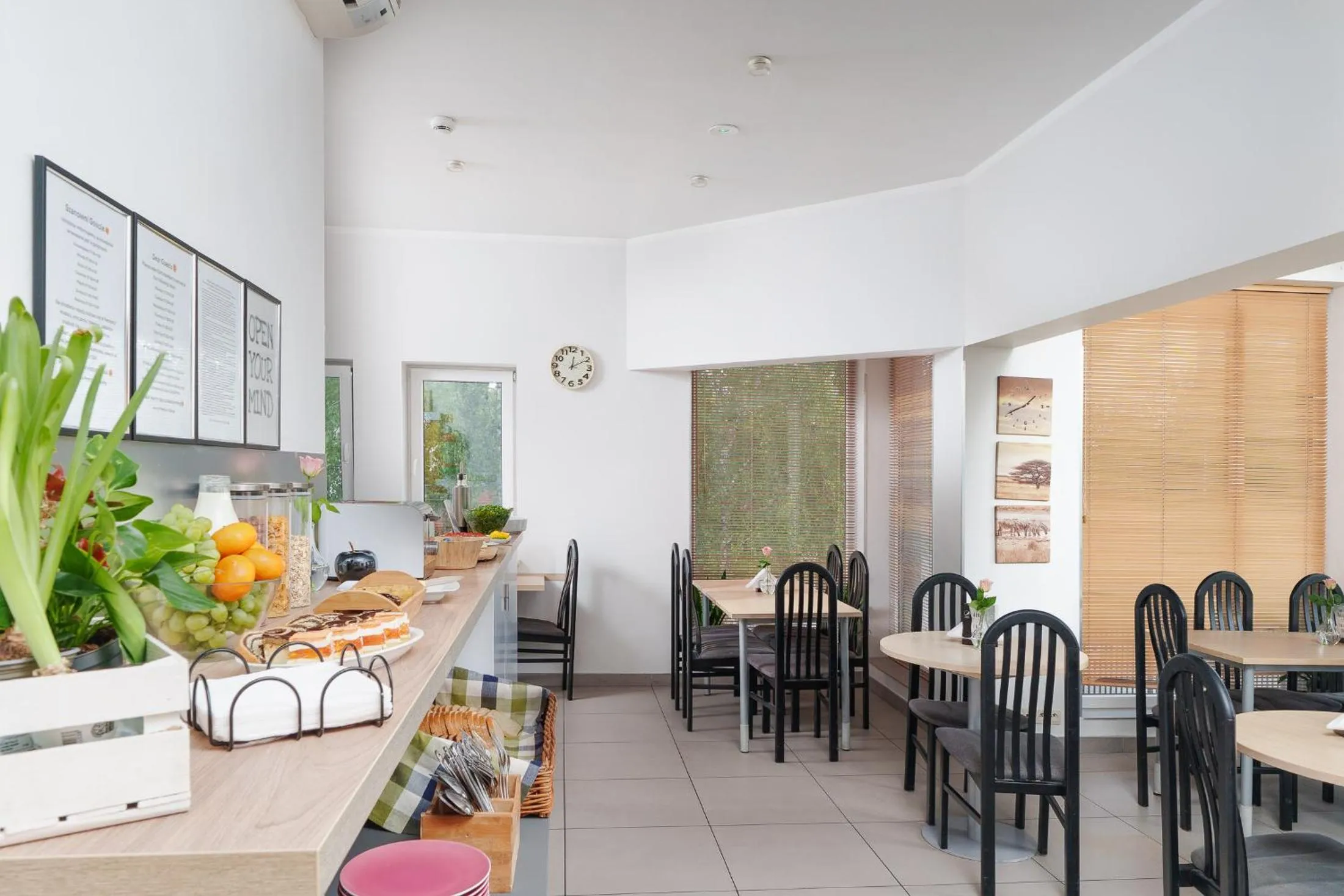 Restaurant/places to eat in Arcus Premium Hostel