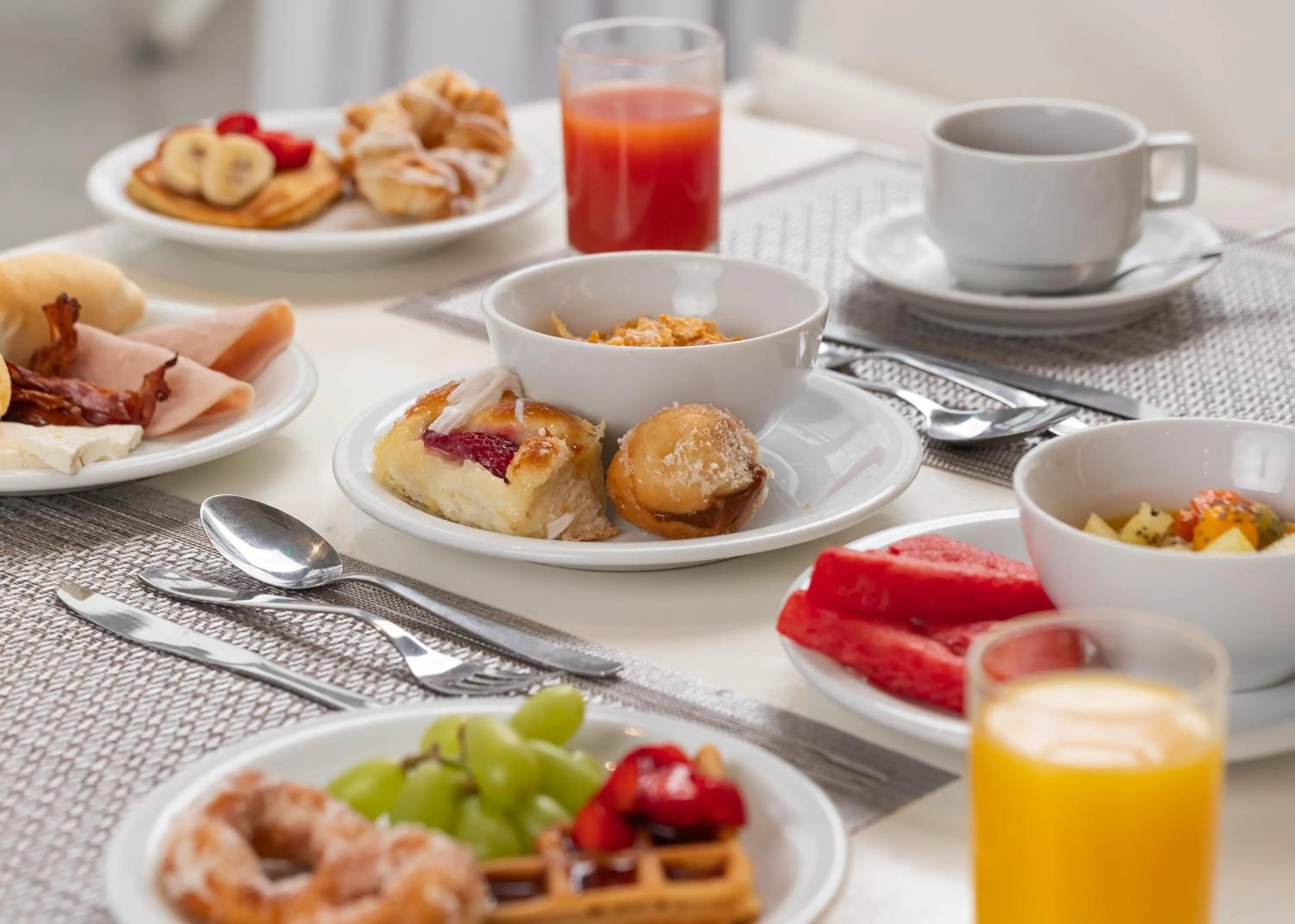 Food and drinks in CDesign Hotel