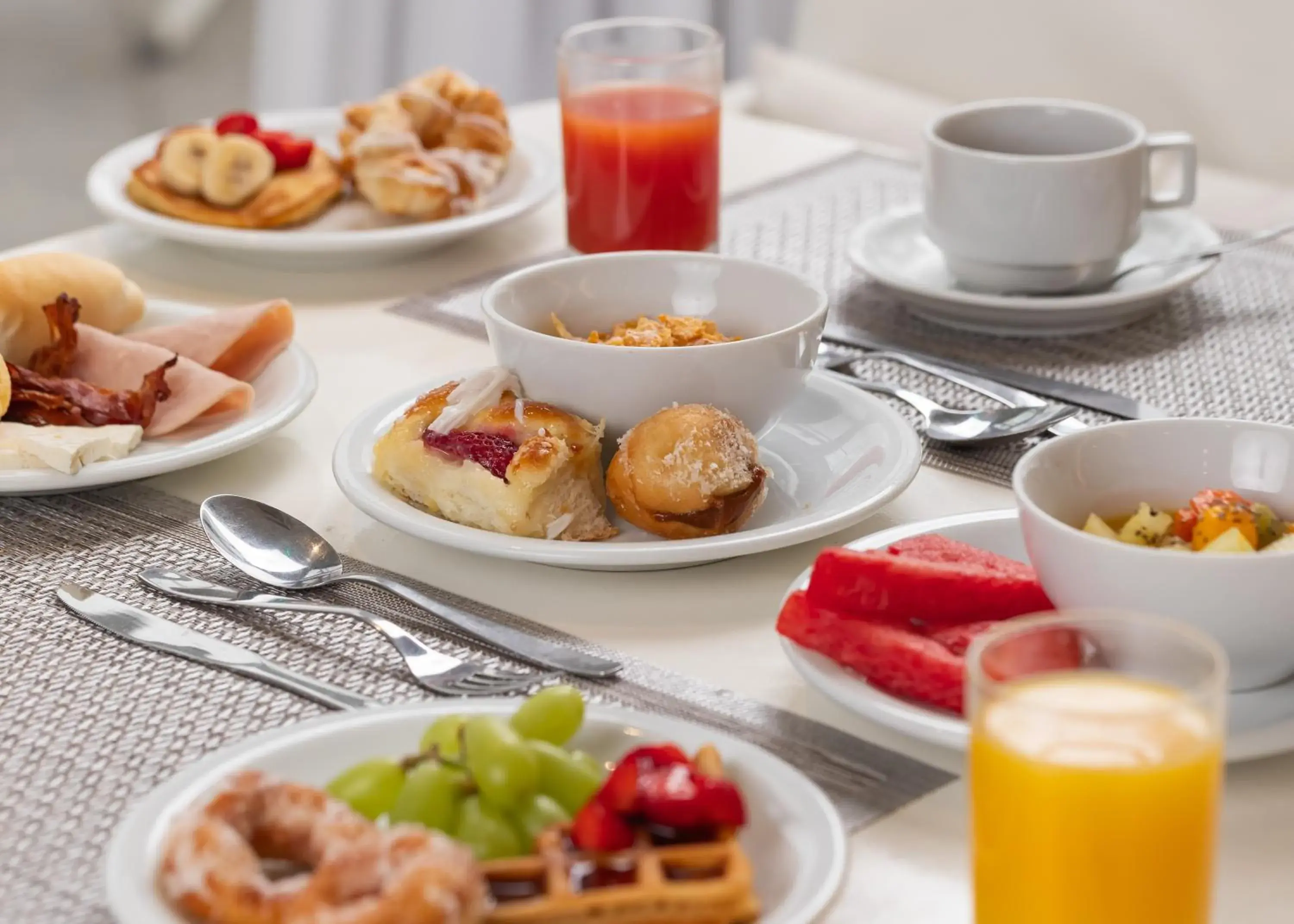 Food and drinks in CDesign Hotel Food and drinks in CDesign Hotel