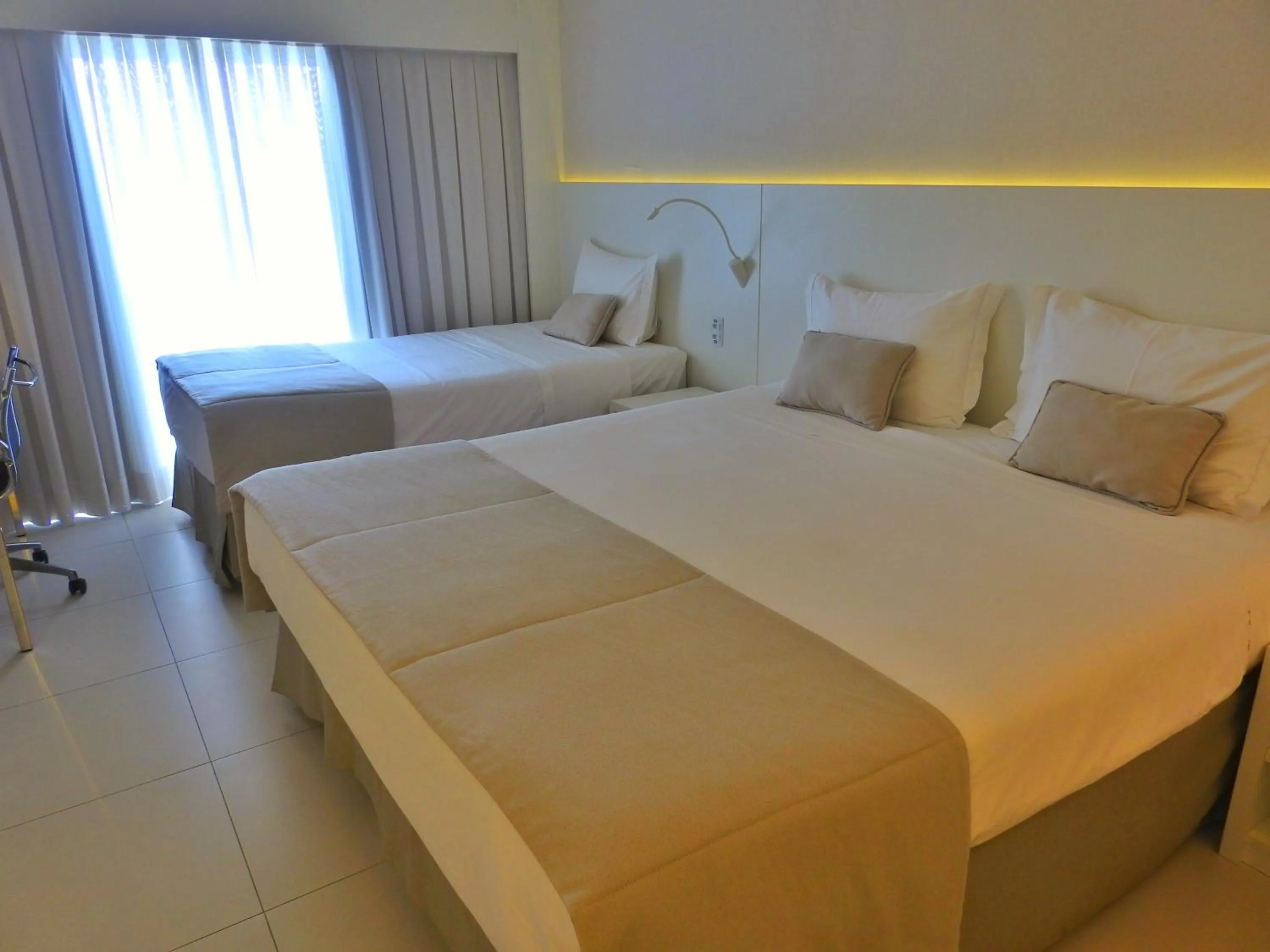 Photo of the whole room, Bed in CDesign Hotel