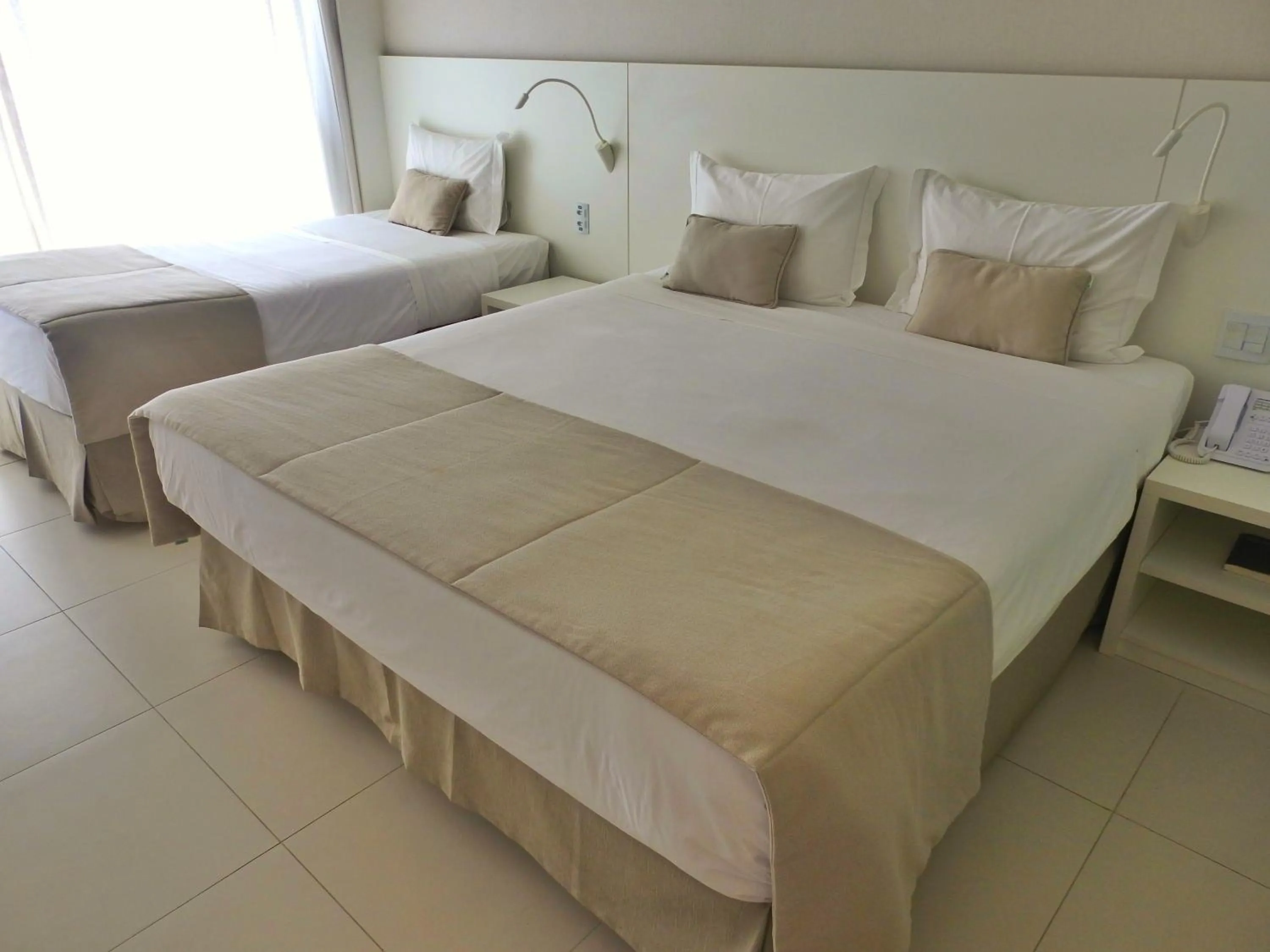 Photo of the whole room, Bed in CDesign Hotel