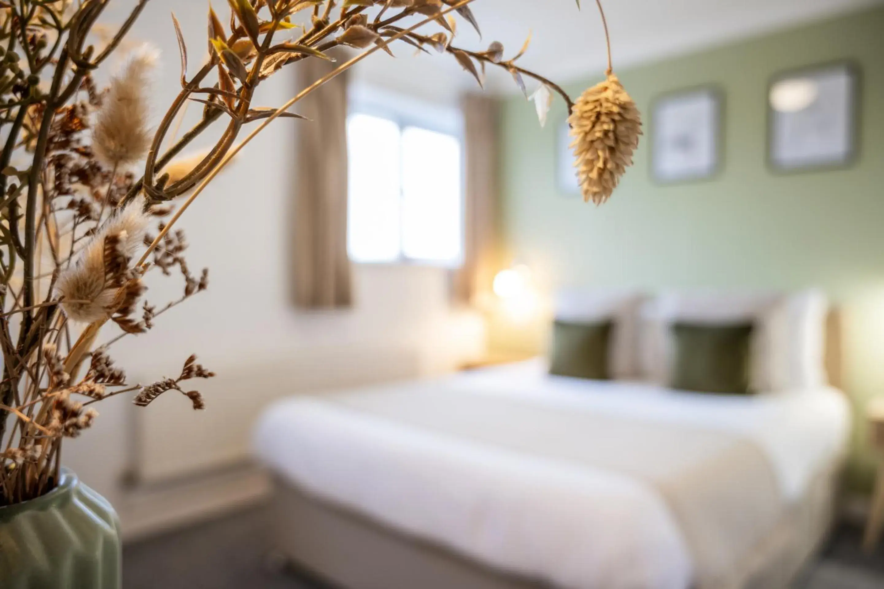 Bedroom, Bed in Inn For All Seasons Bedroom, Bed in Inn For All Seasons