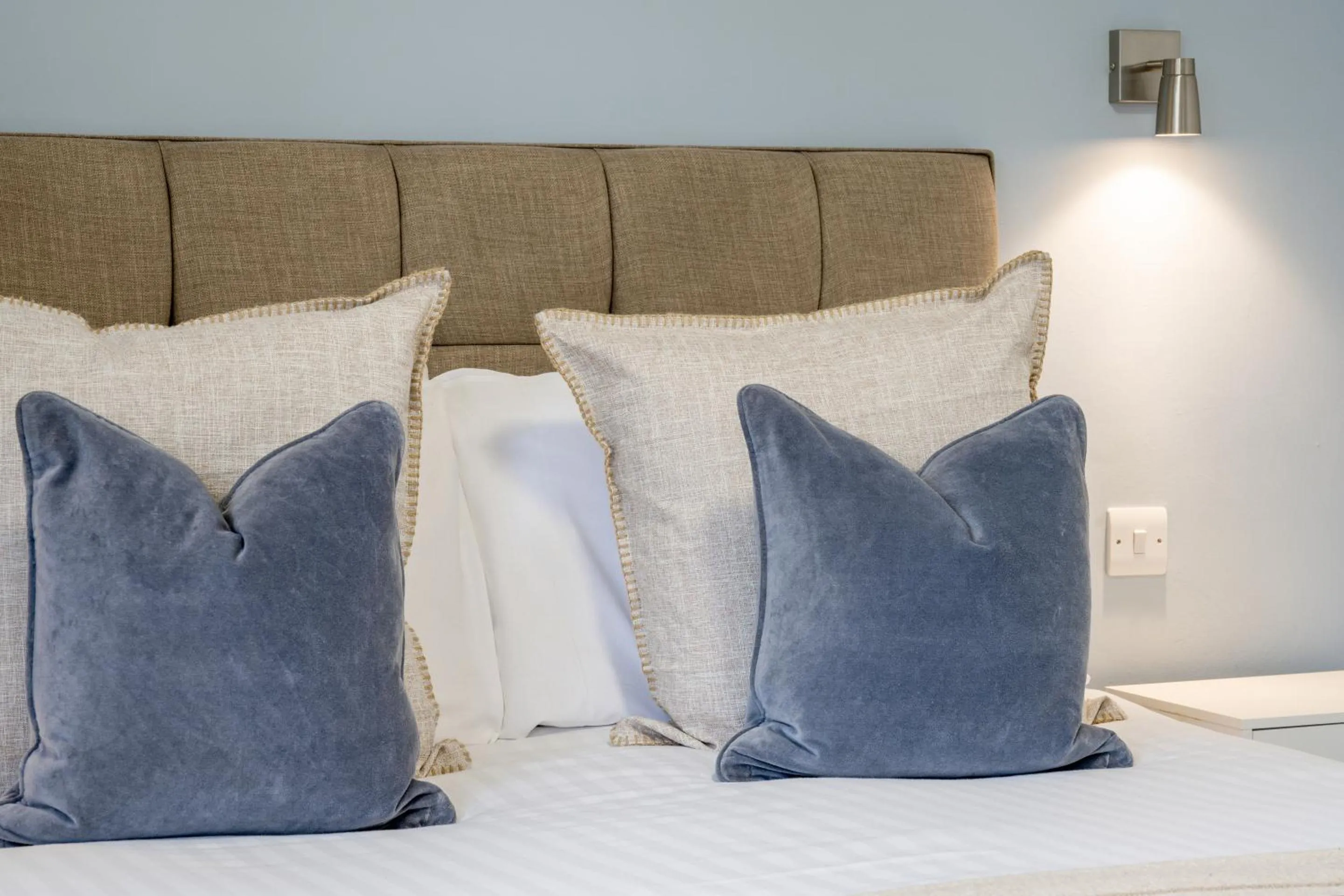 Bedroom, Bed in Inn For All Seasons