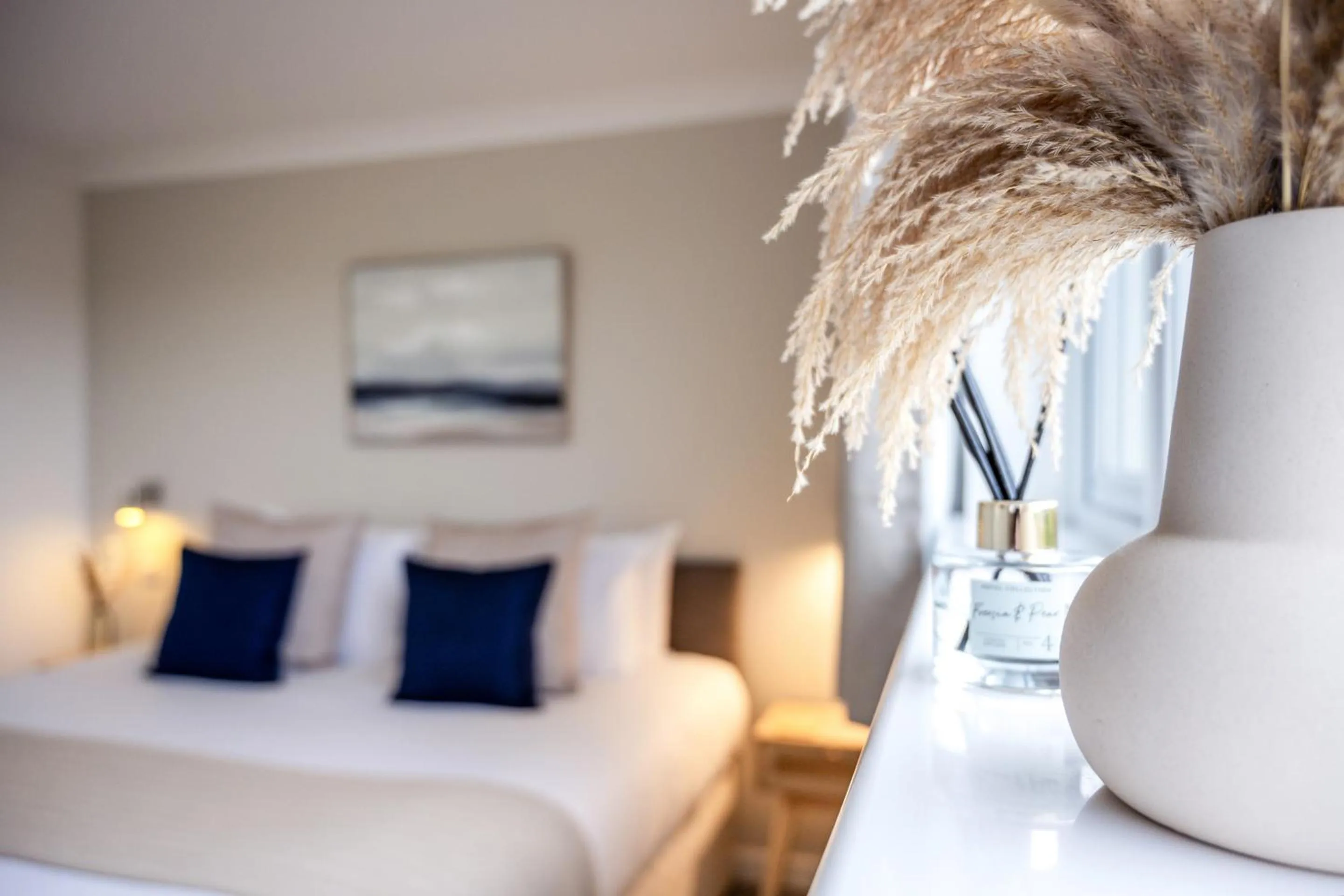 Bedroom, Bed in Inn For All Seasons