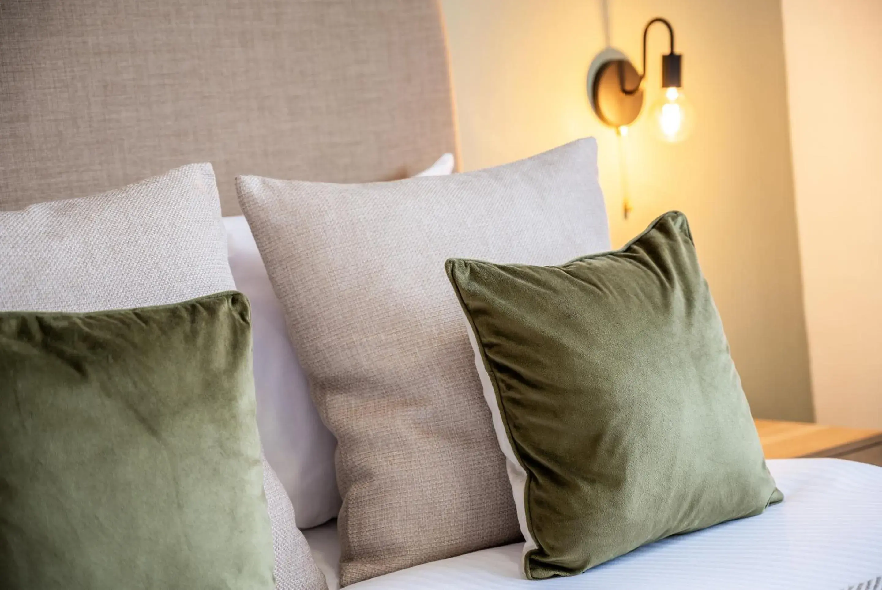 Bedroom, Bed in Inn For All Seasons Bedroom, Bed in Inn For All Seasons