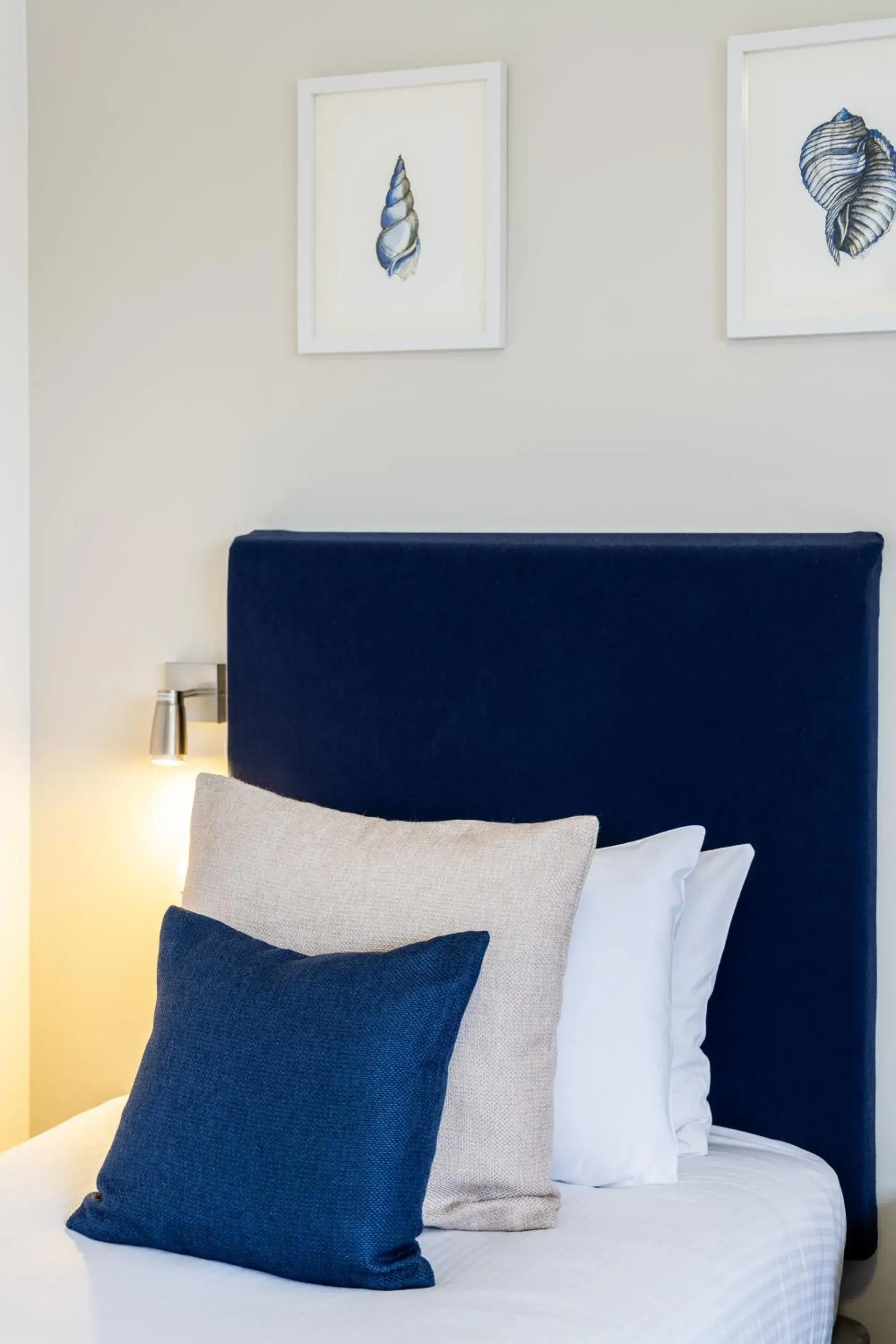 Bedroom, Bed in Inn For All Seasons Bedroom, Bed in Inn For All Seasons