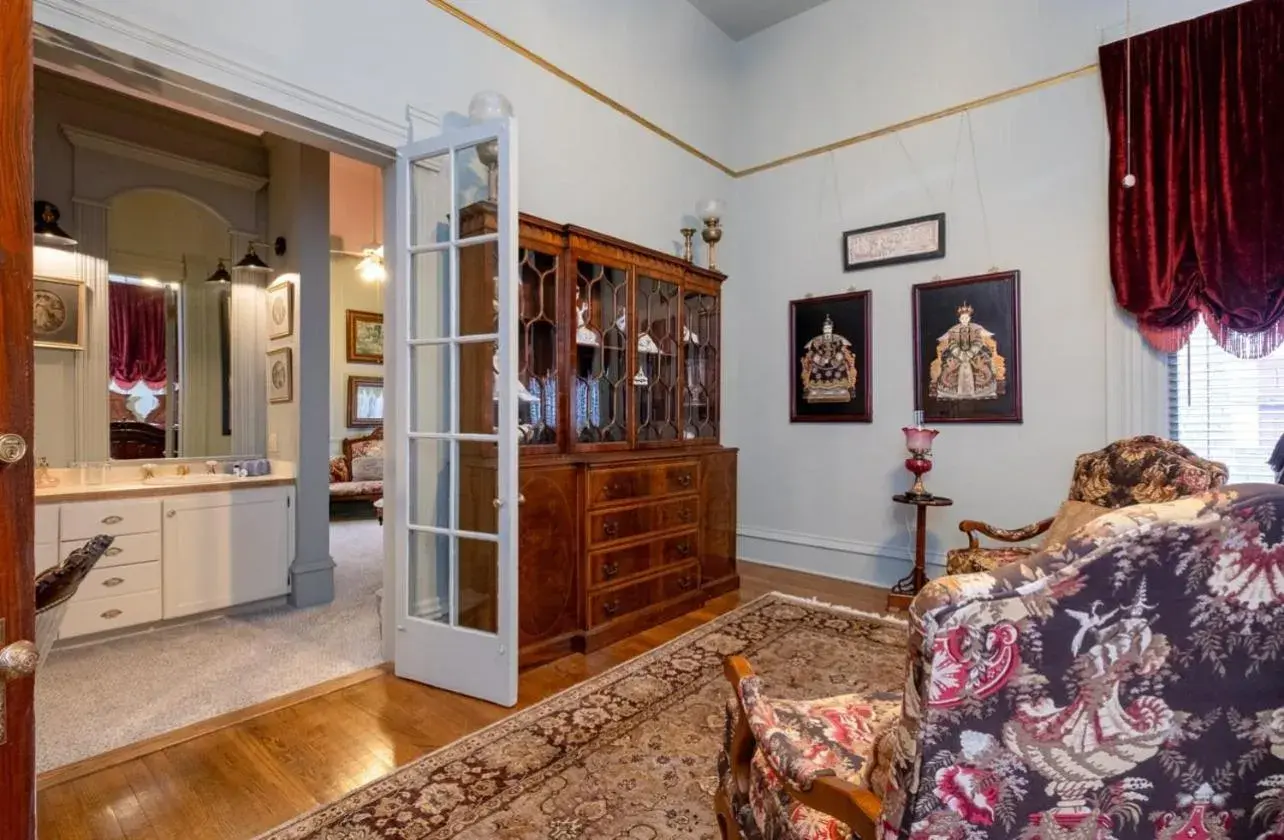 King Suite in The Empress of Little Rock King Suite in The Empress of Little Rock