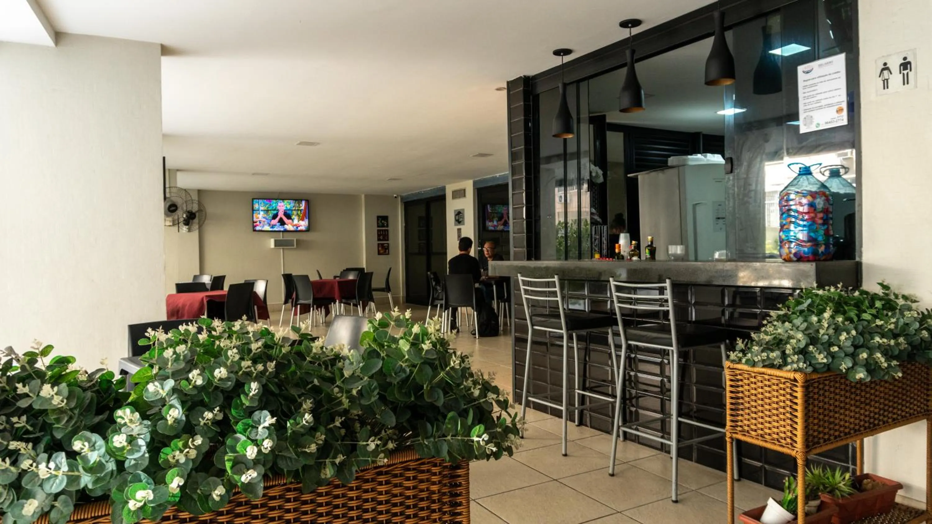 Restaurant/places to eat in Duplex charmoso - Ótima localização