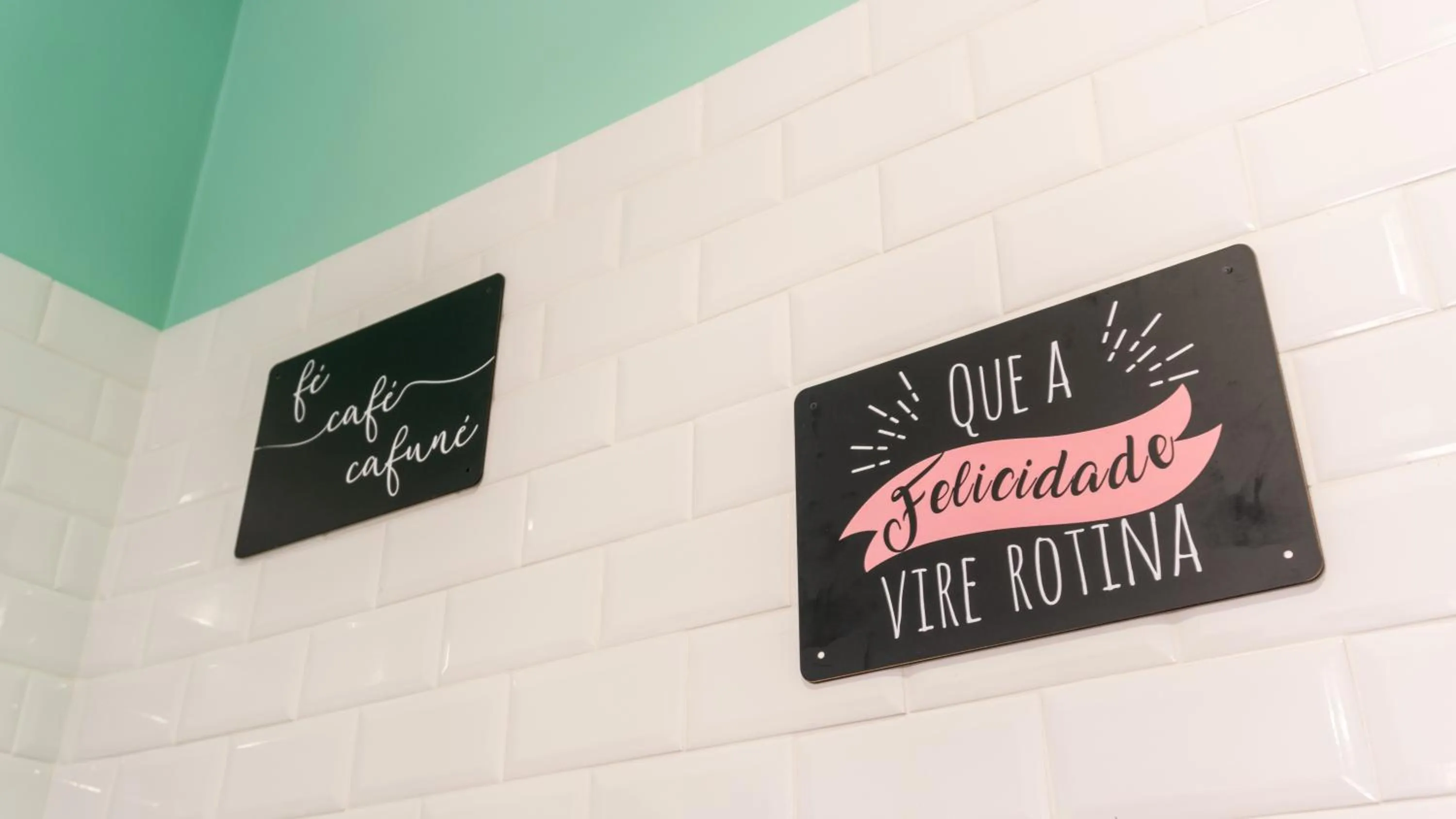 Logo/Certificate/Sign in Duplex charmoso - Ótima localização