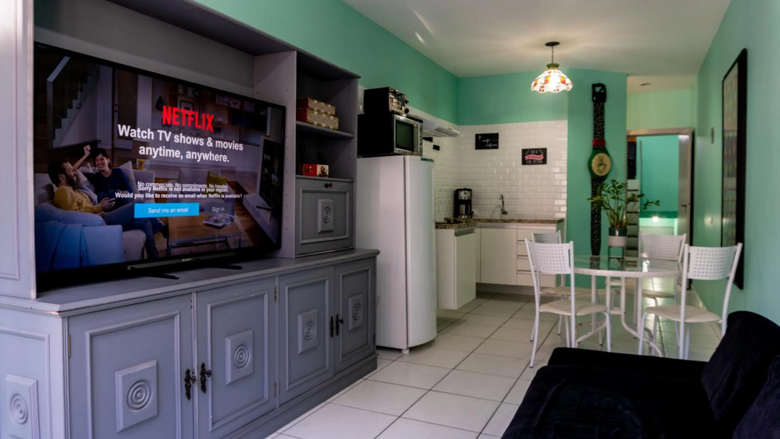 TV and multimedia in Duplex charmoso - Ótima localização