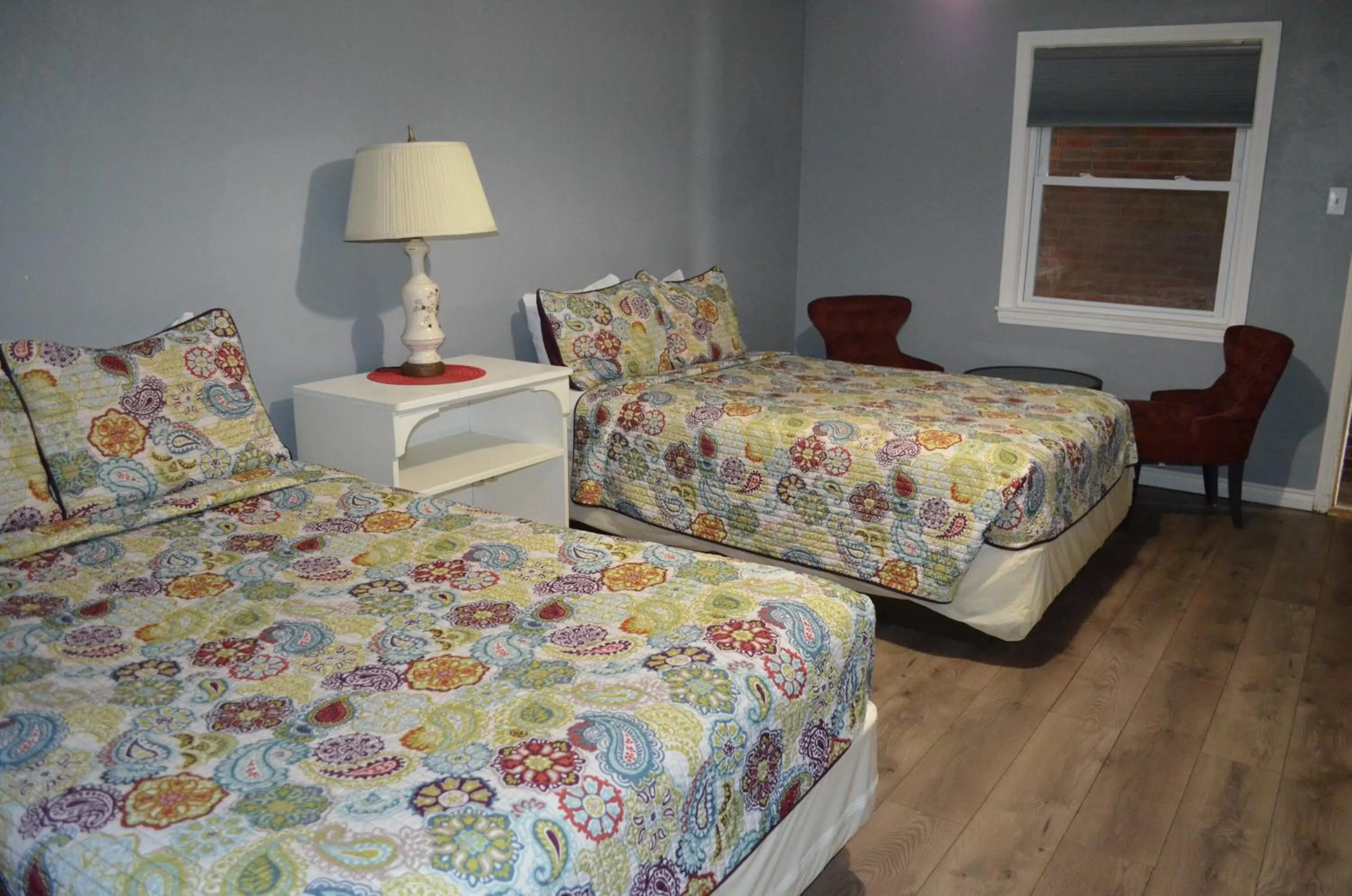 Bed in Gateway Inn Oaklawn-Chicago Midway airport