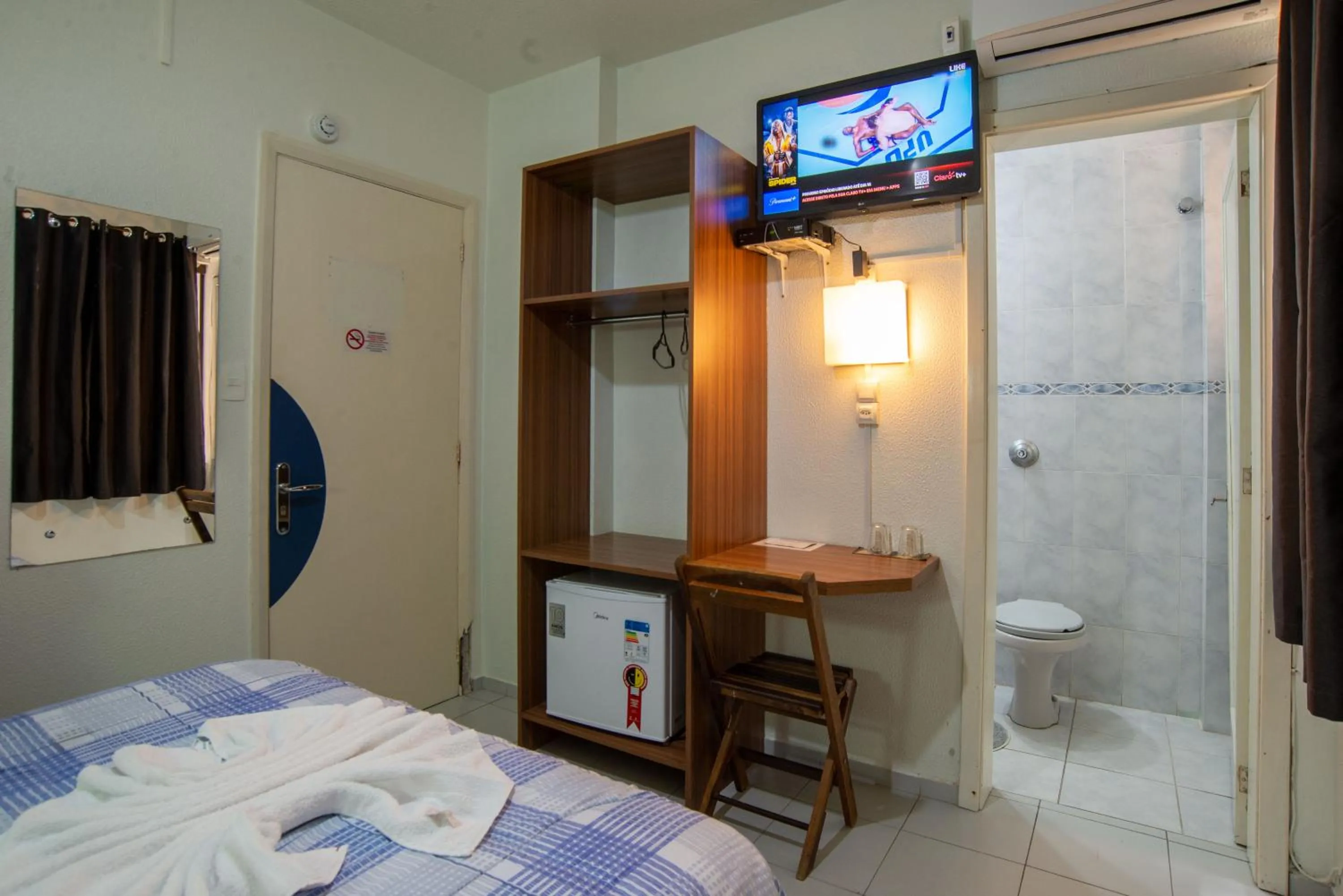 Bedroom, Bed in Bandeira Hotel