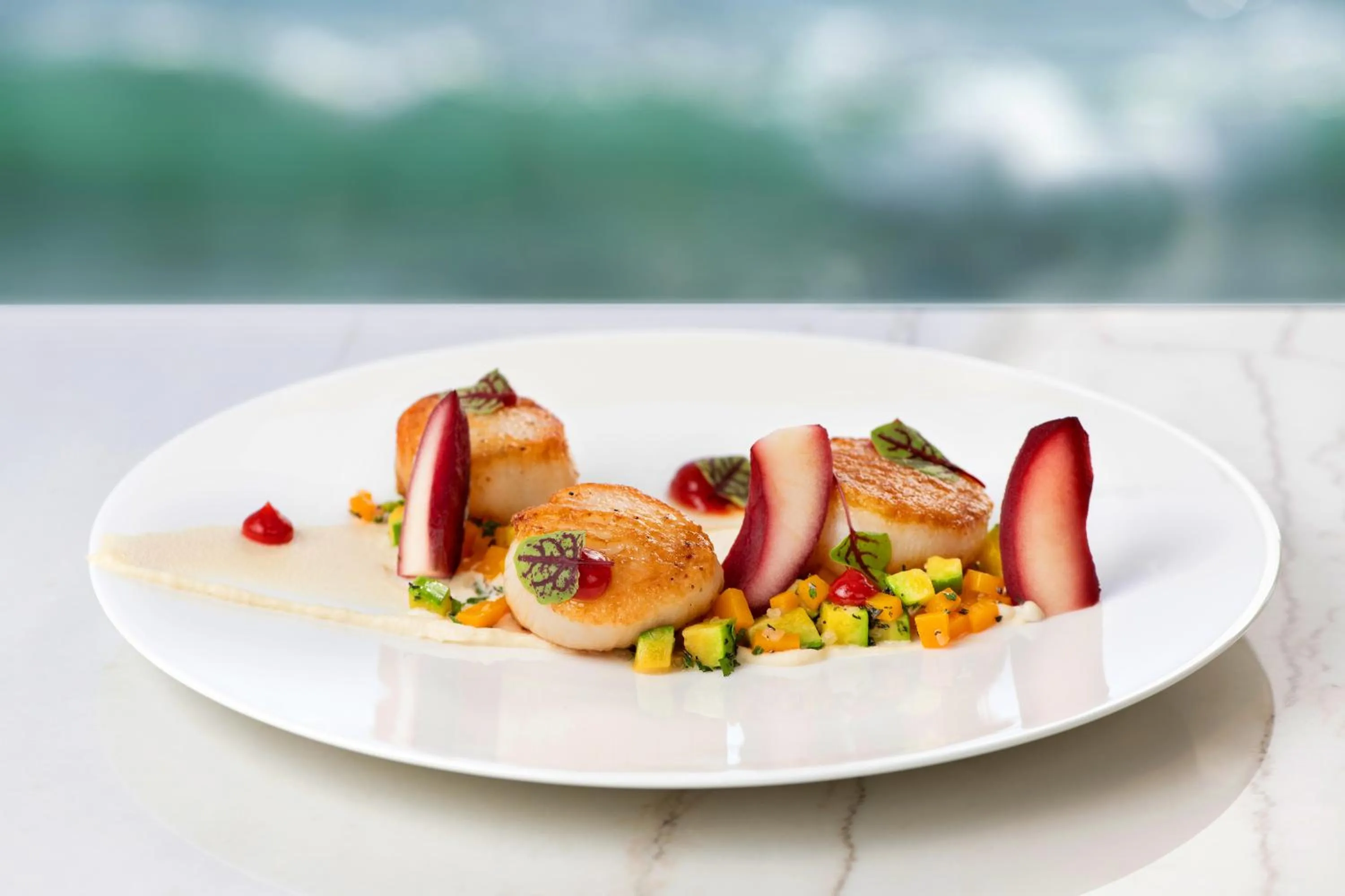 Food and drinks in Surf & Sand Laguna Beach