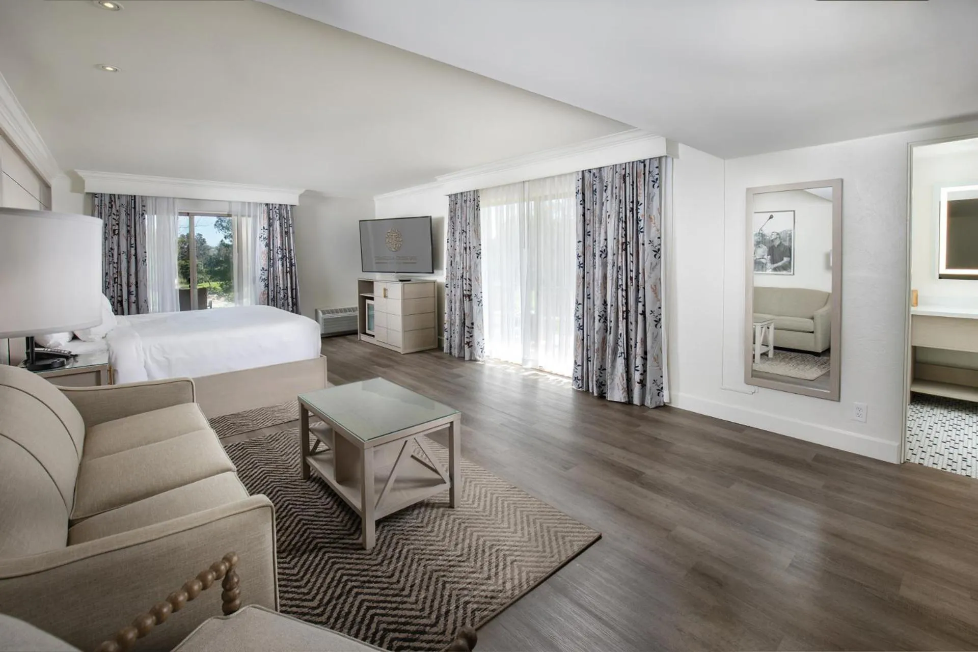 Bed in Temecula Creek Inn