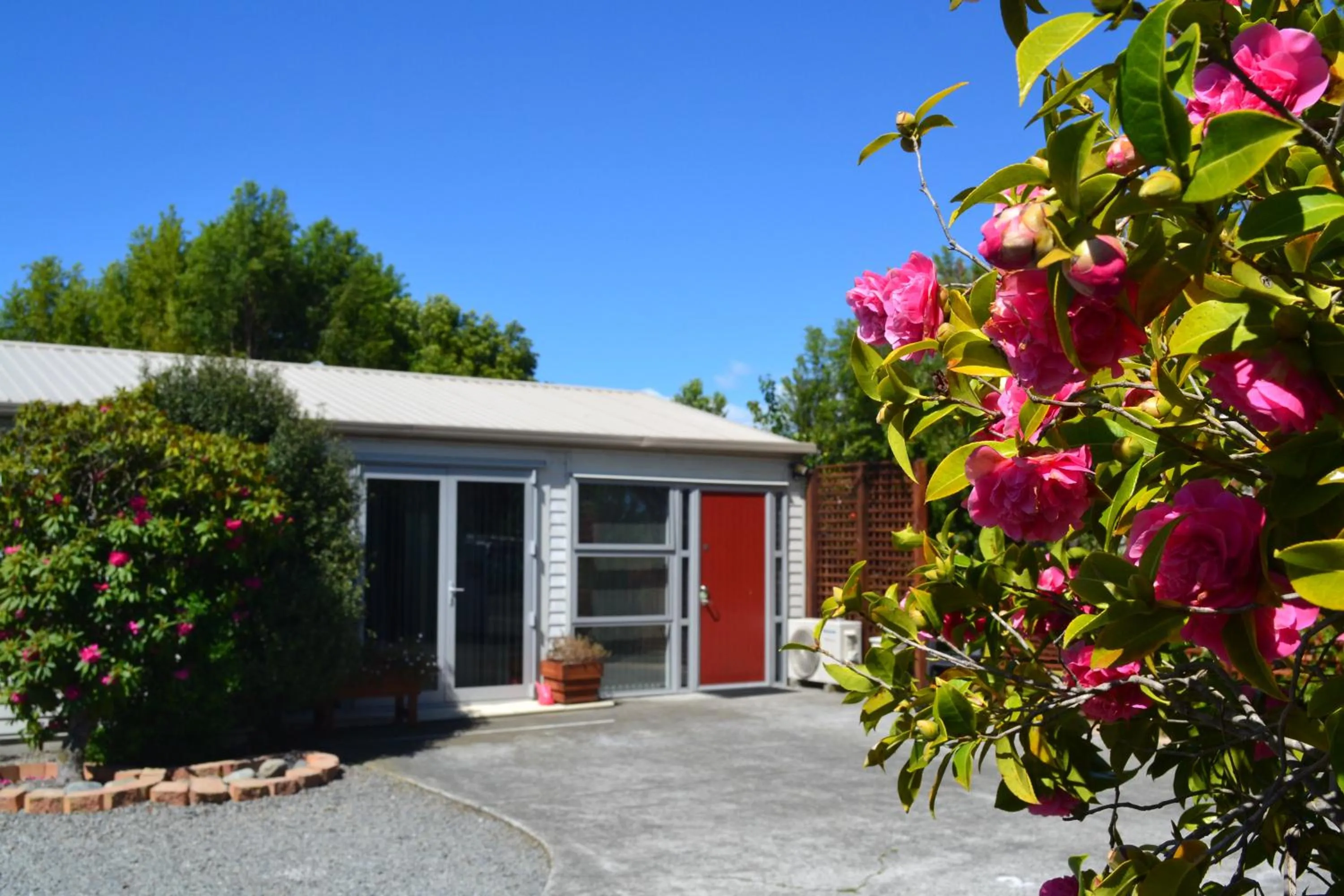 Facade/entrance in McWilliam Apartments