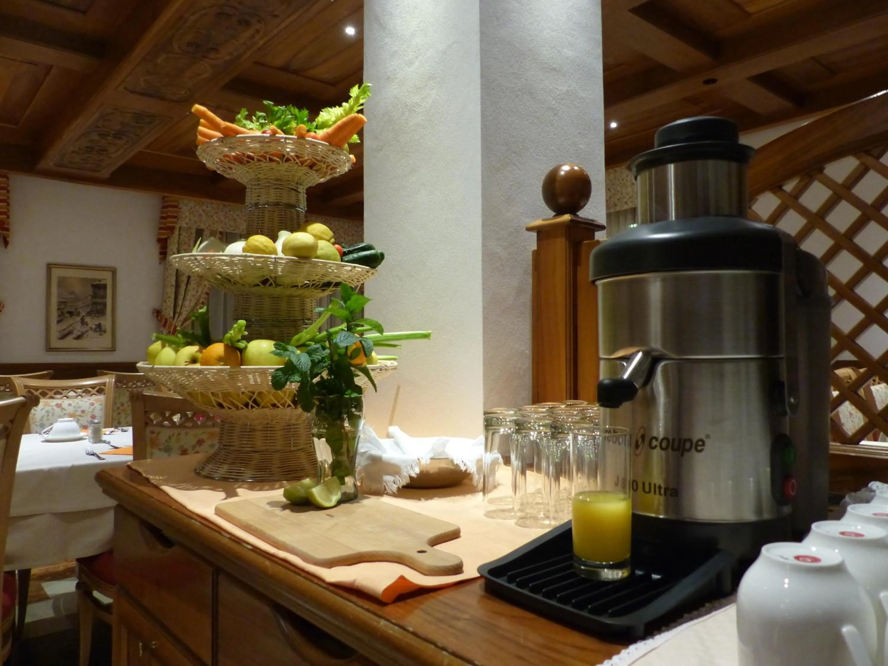 Restaurant/places to eat in Active Hotel Monte Giner