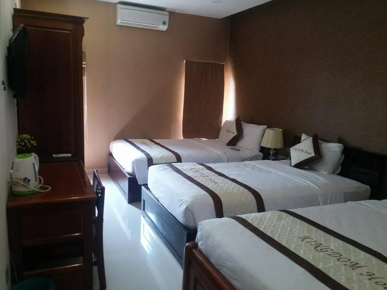 Photo of the whole room, Bed in Kingdom Danang Hotel