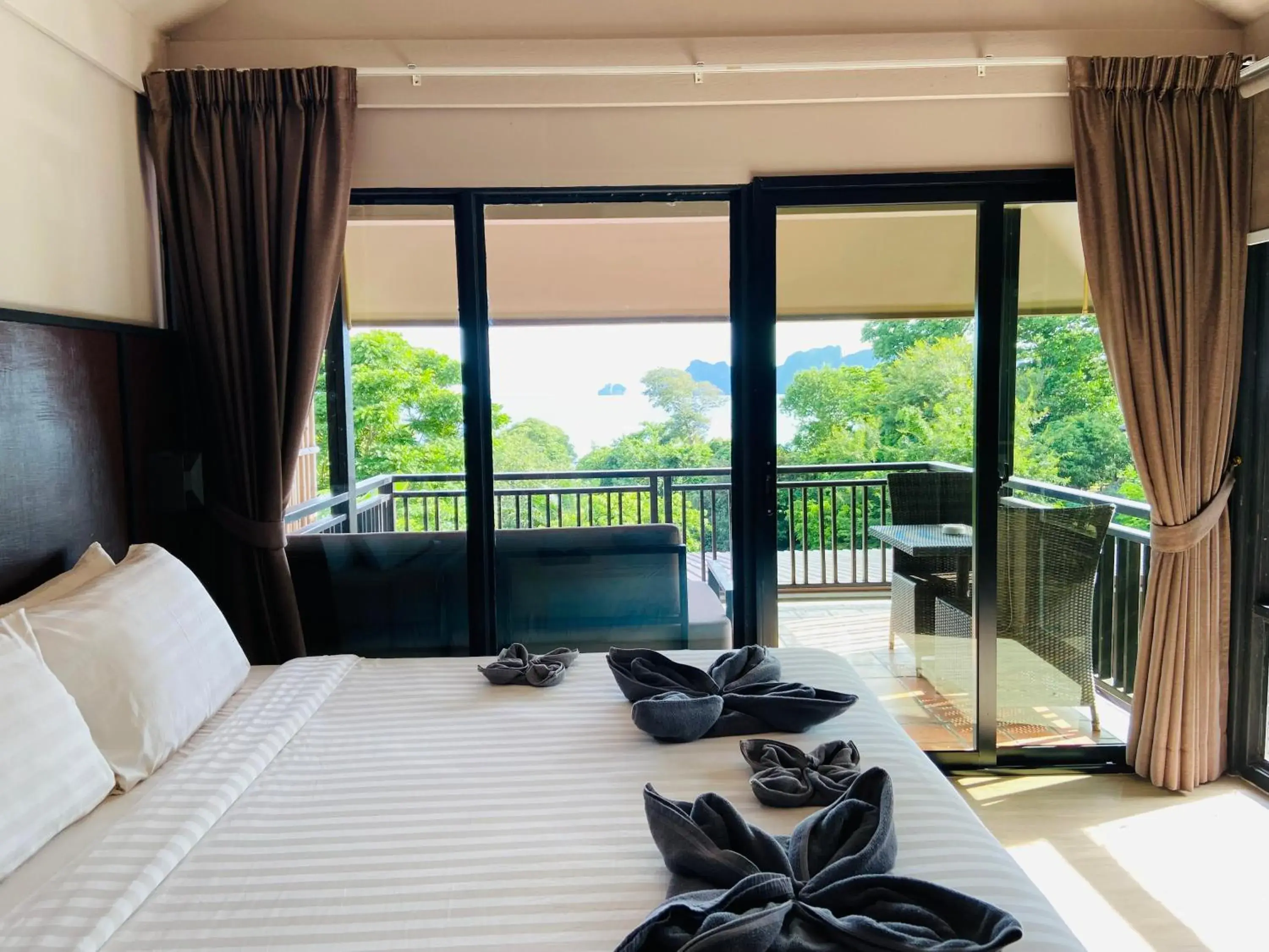 Bedroom, Bed in HIP Seaview Resort @ Phi Phi Bedroom, Bed in HIP Seaview Resort @ Phi Phi