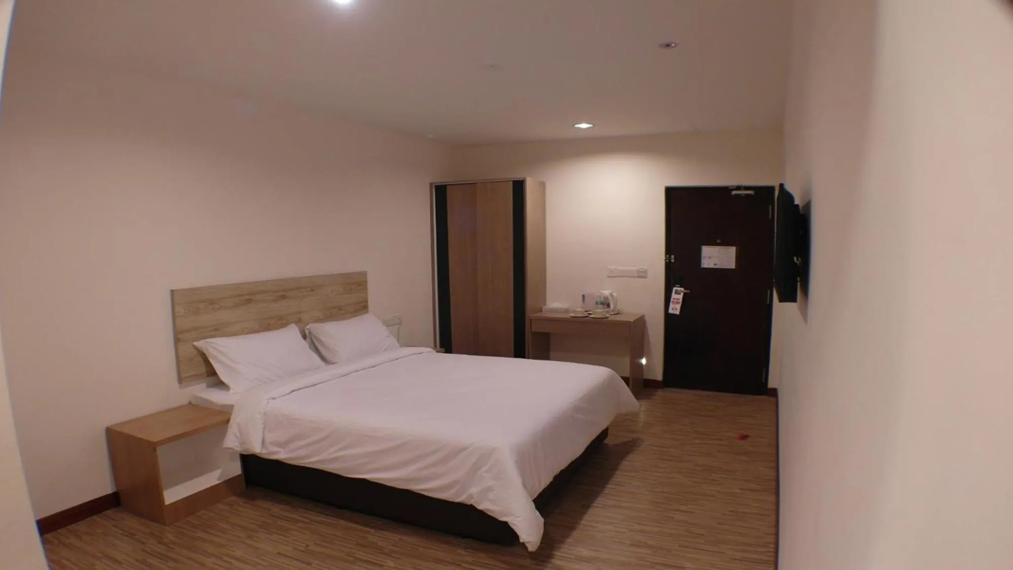 Photo of the whole room, Bed in Molek Garden Hotel