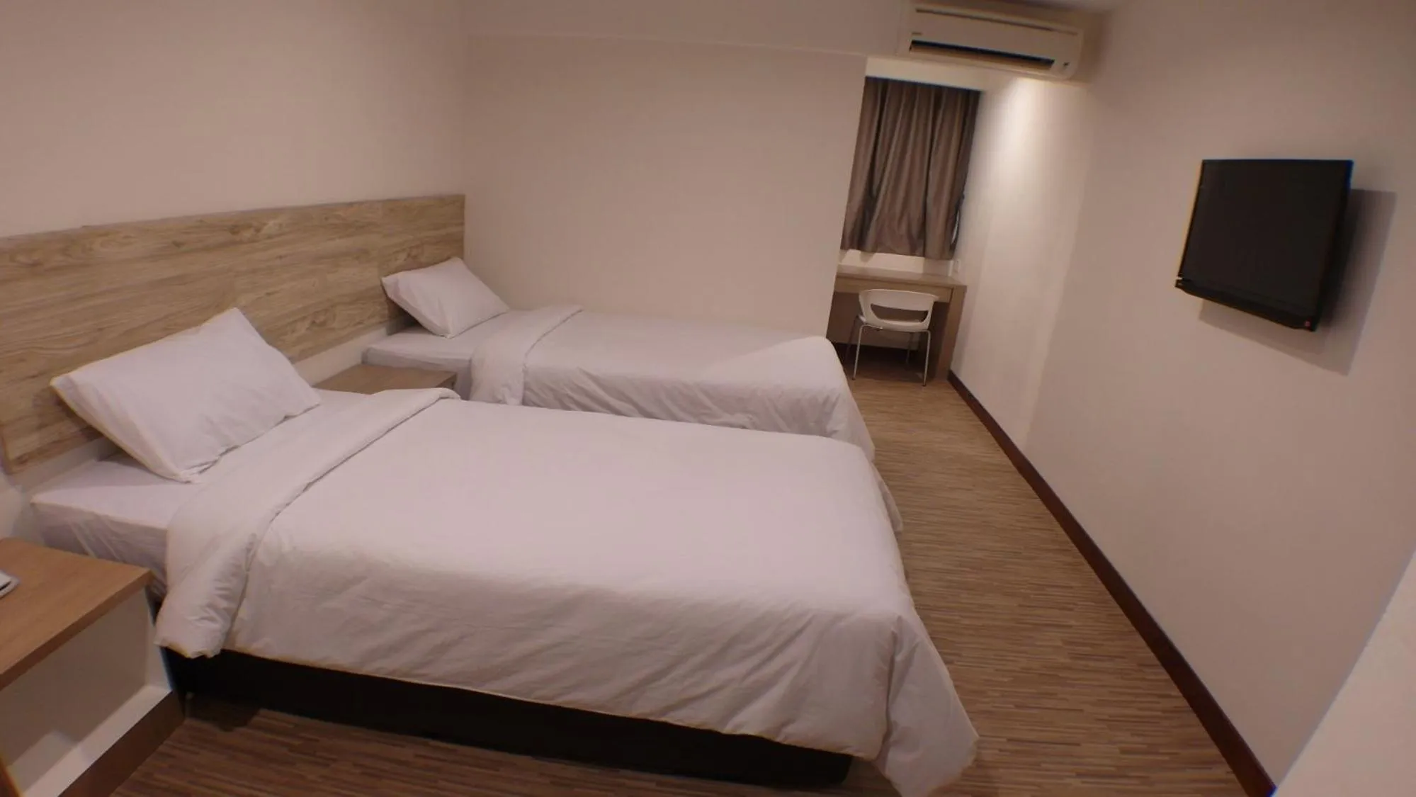 Photo of the whole room, Bed in Molek Garden Hotel