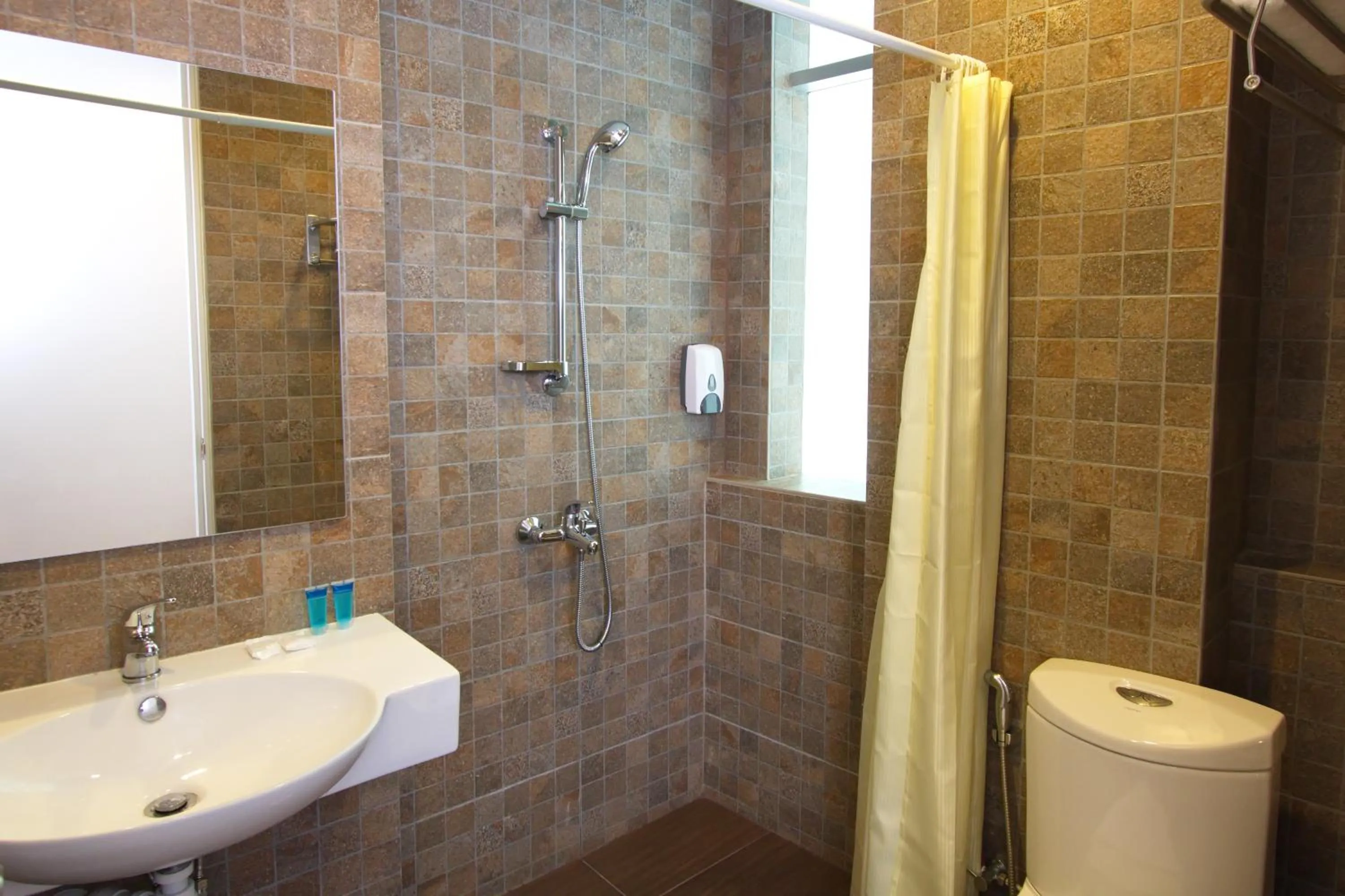 Bathroom in Molek Garden Hotel