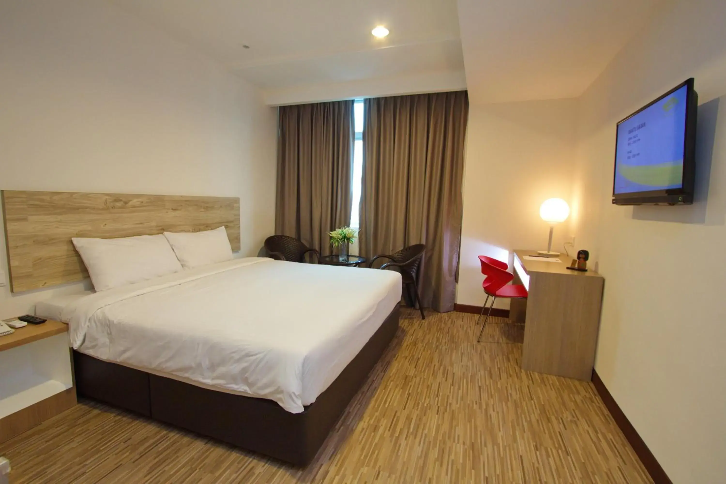 Photo of the whole room, Bed in Molek Garden Hotel Photo of the whole room, Bed in Molek Garden Hotel