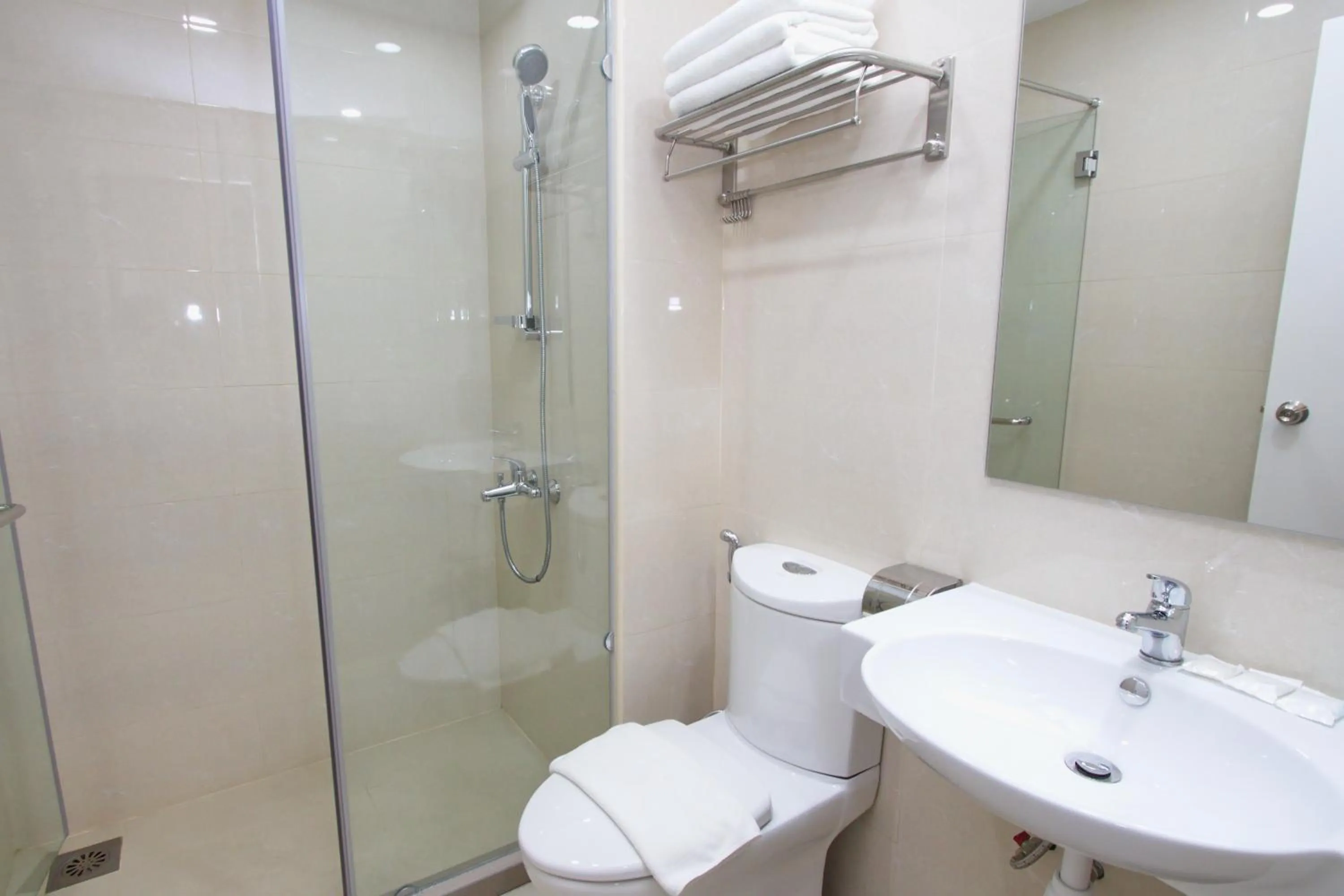 Bathroom in Molek Garden Hotel