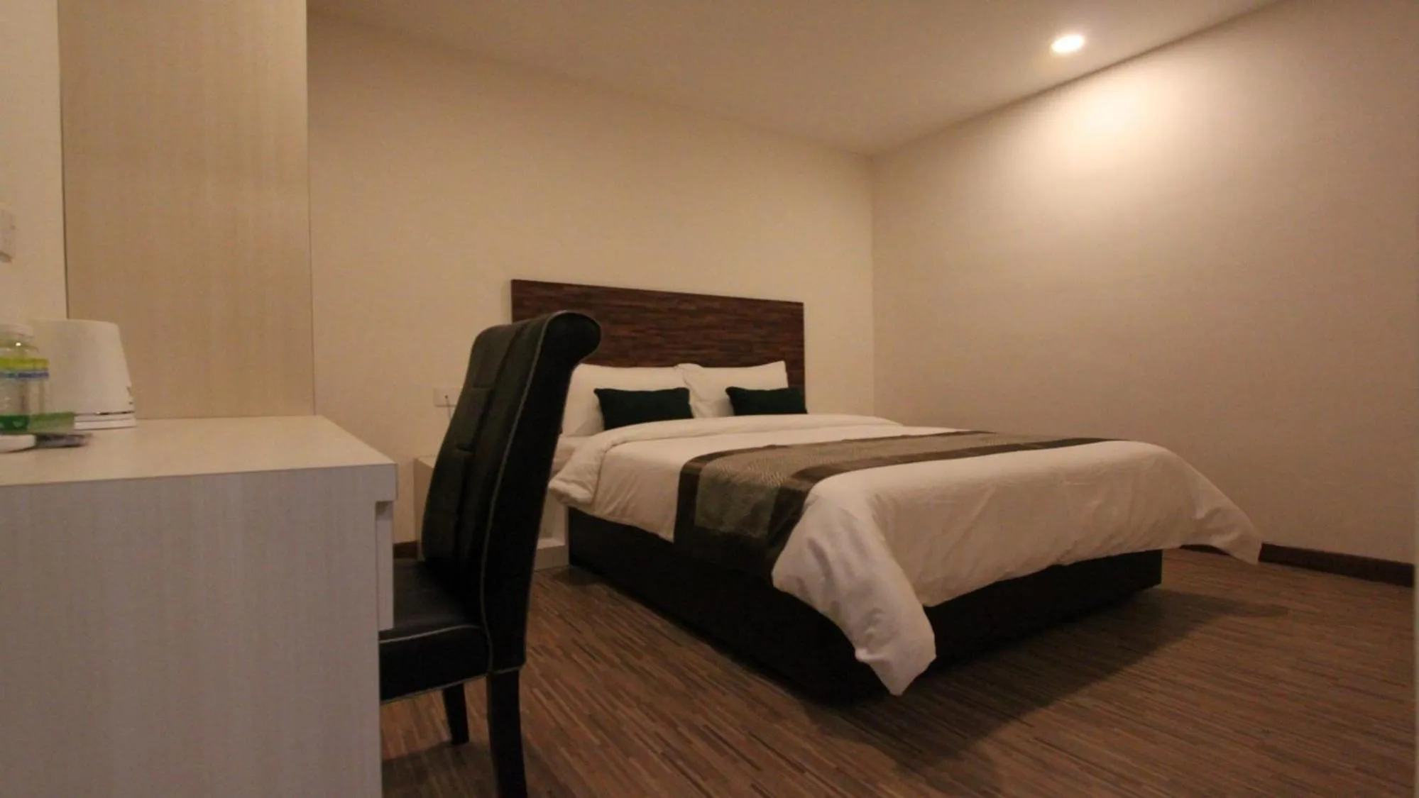 Photo of the whole room, Bed in Molek Garden Hotel