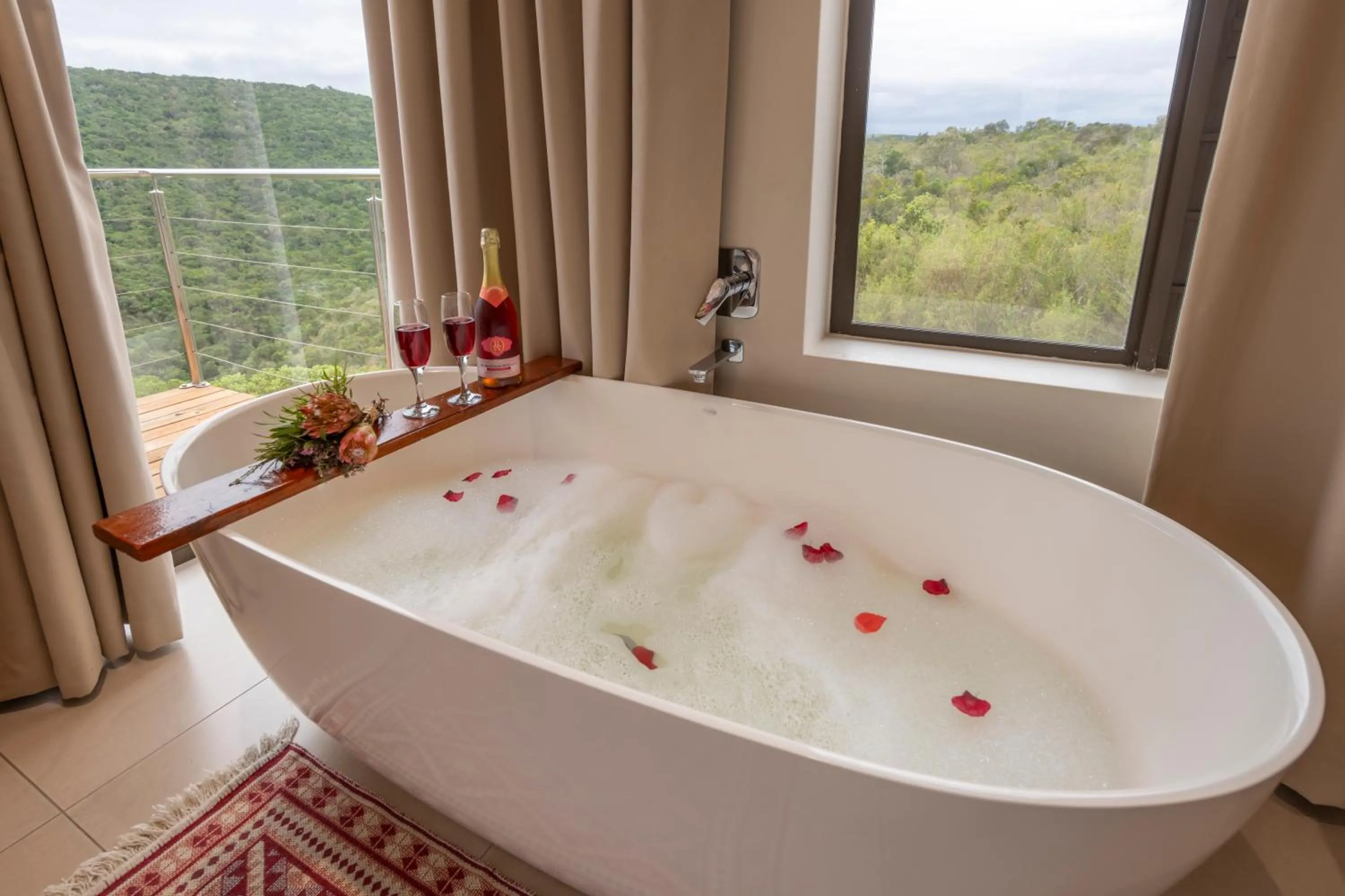 Natural landscape in Alkantmooi Private Nature Reserve - Keurkloof & Keurbos 93